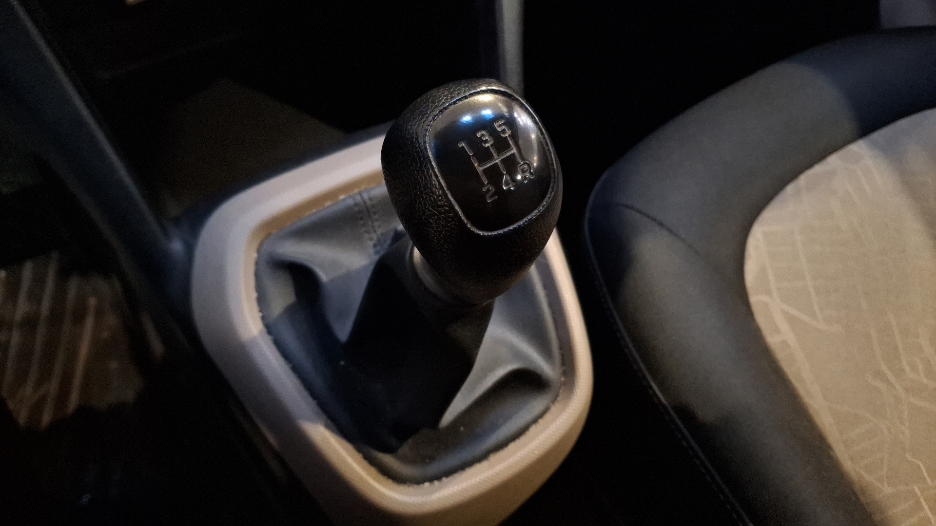 Hyundai Grand I10 — foto 11 de 16