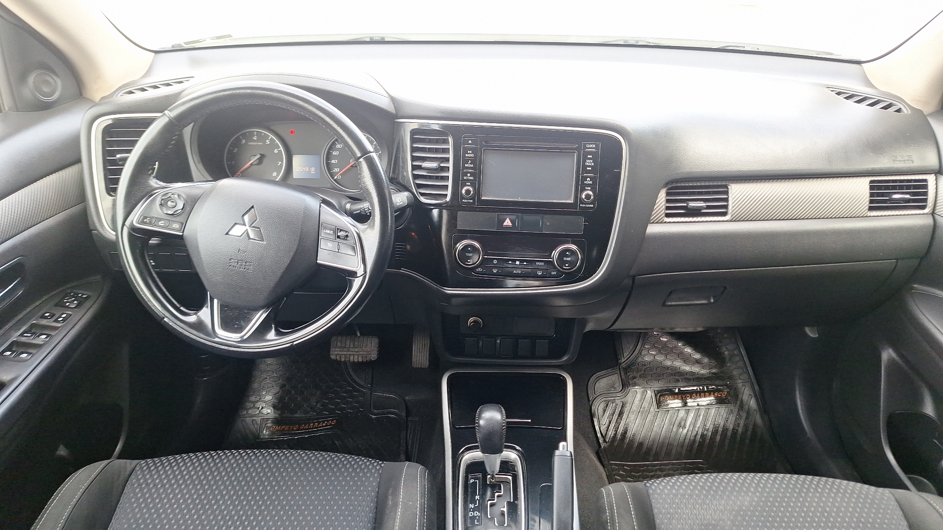 Mitsubishi Outlander — foto 6 de 15