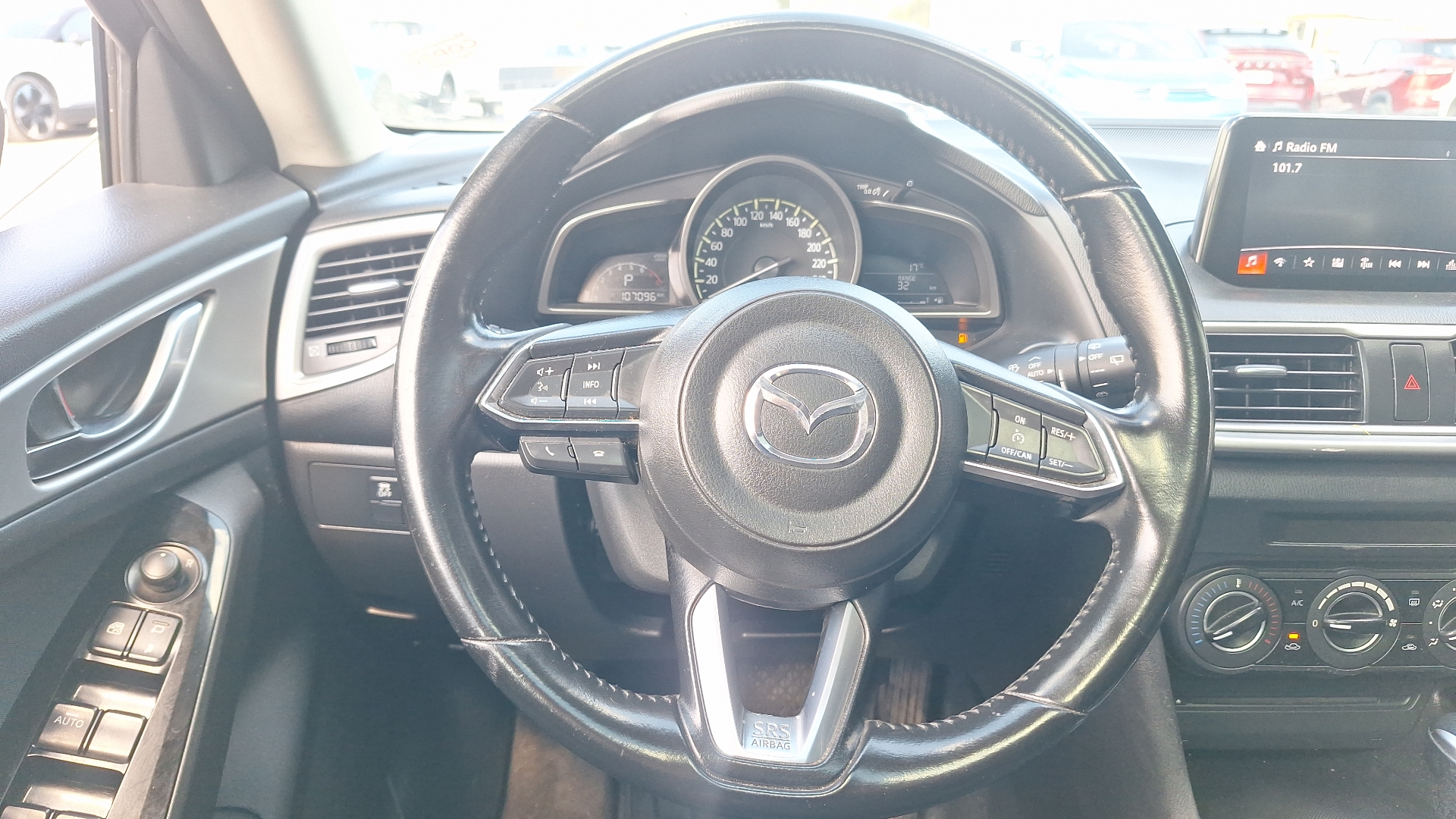 Mazda 3 — foto 8 de 16