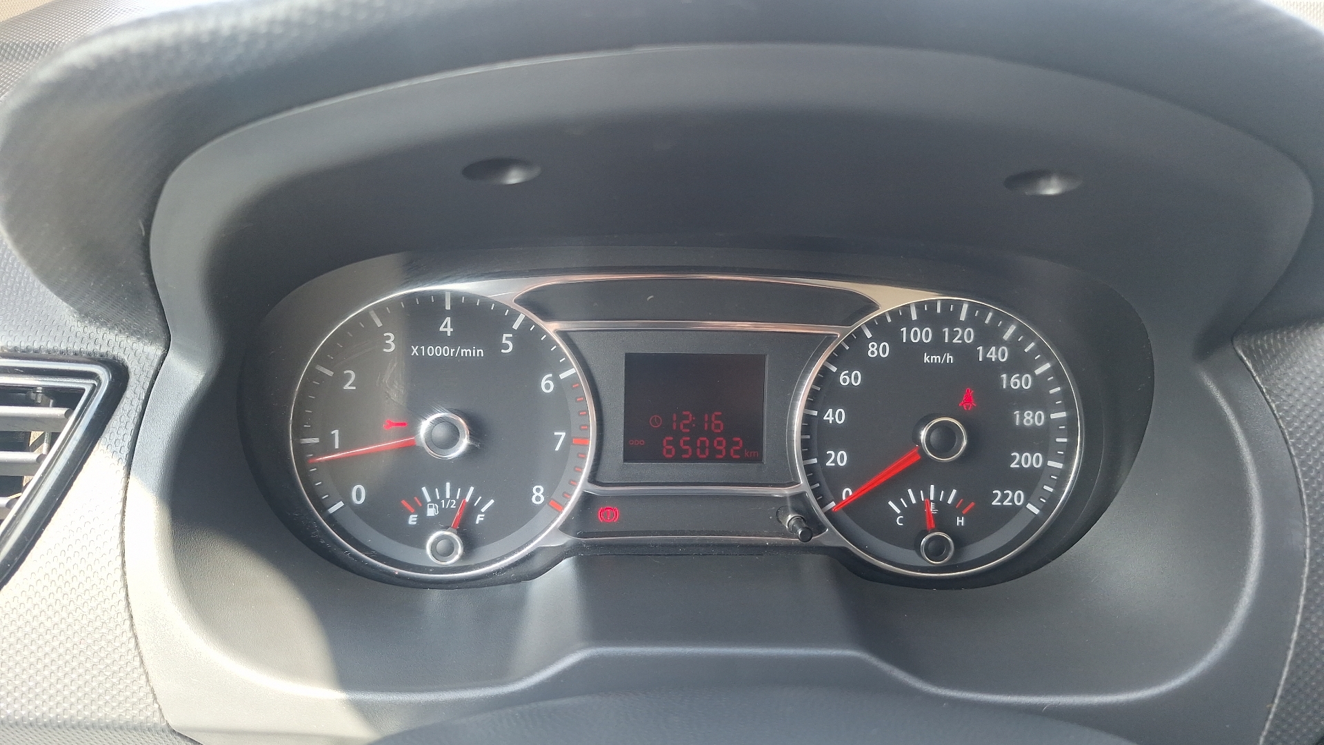 JAC J4 — foto 9 de 14