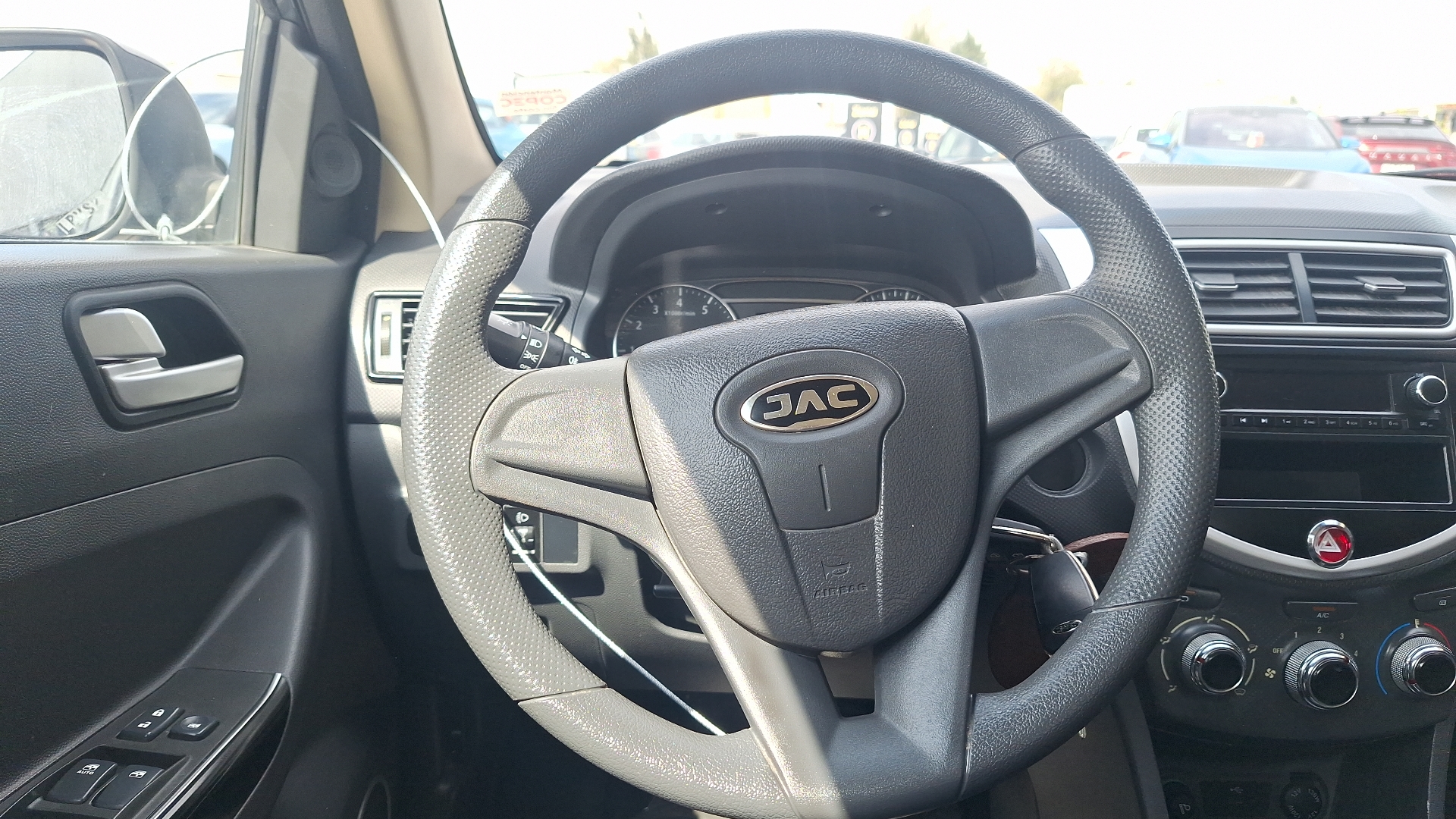 JAC J4 — foto 8 de 14