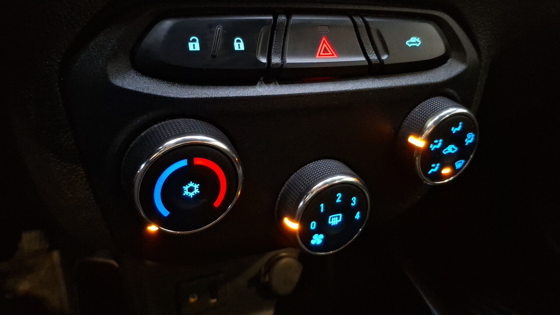 Chevrolet Onix — foto 14 de 15