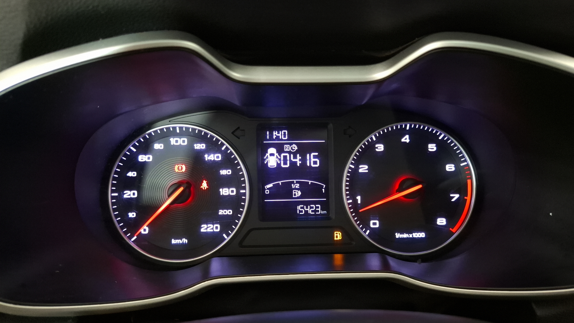 MG Zs — foto 9 de 15