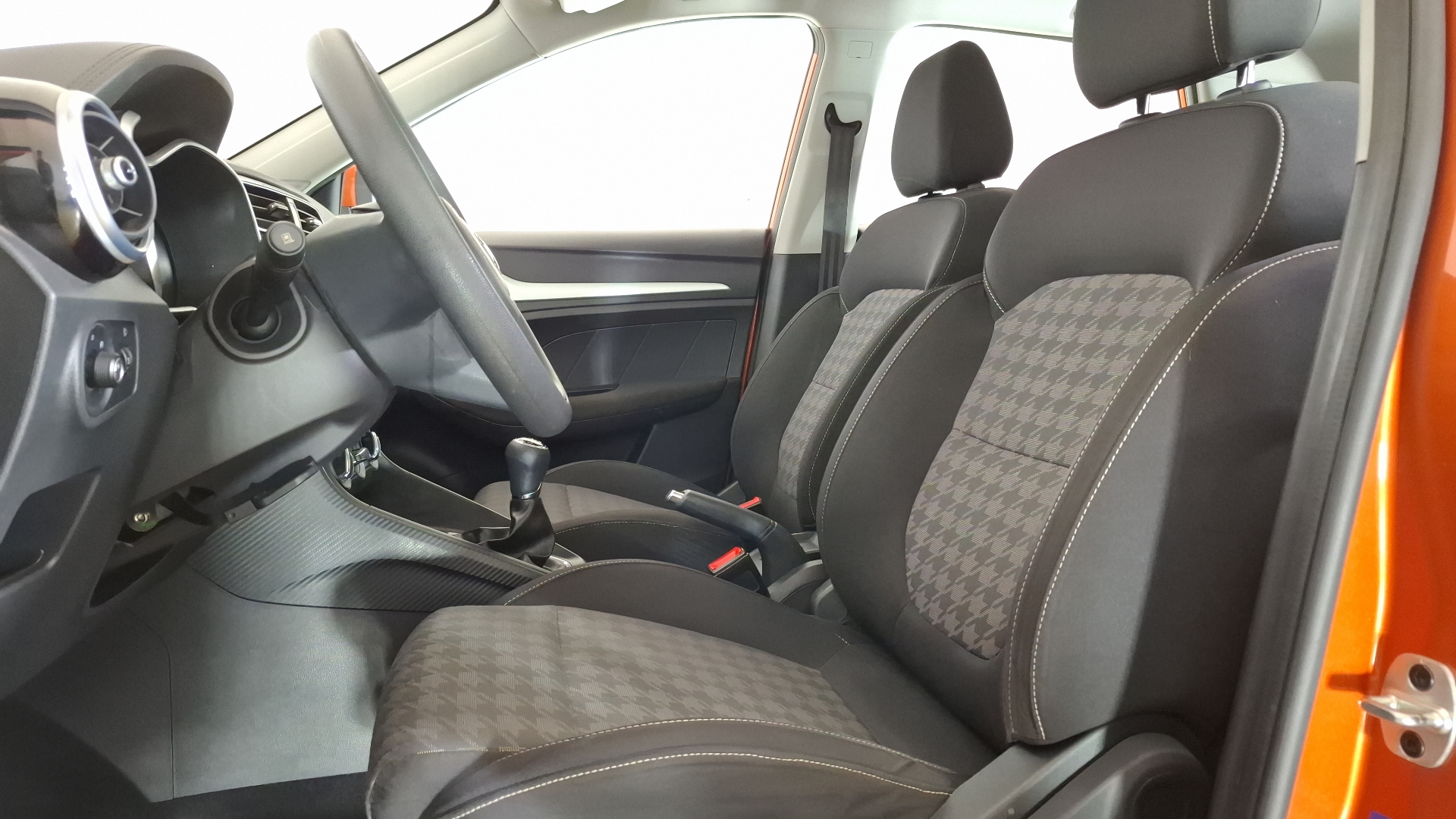 MG Zs — foto 12 de 15