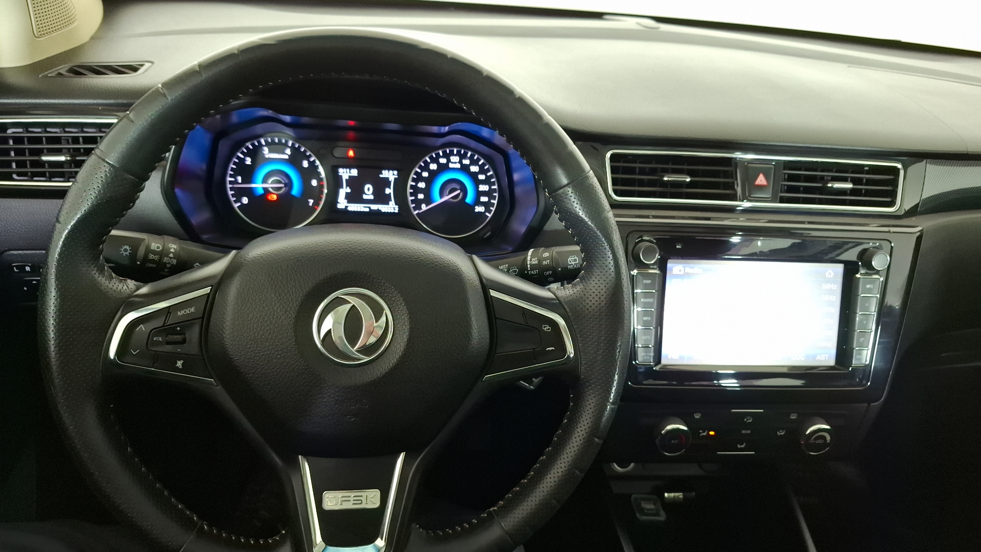 Dfm 580 — foto 8 de 18