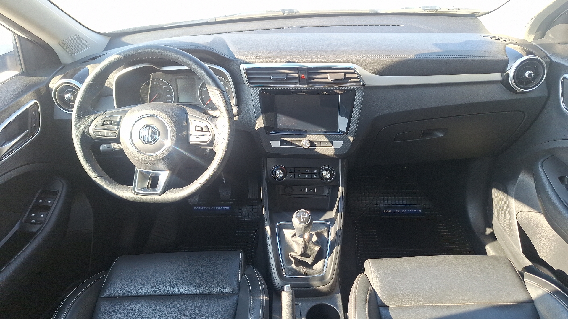 MG Zs — foto 6 de 15
