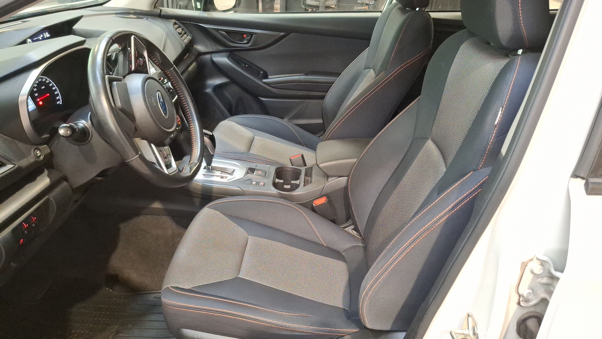 Subaru Xv — foto 13 de 16