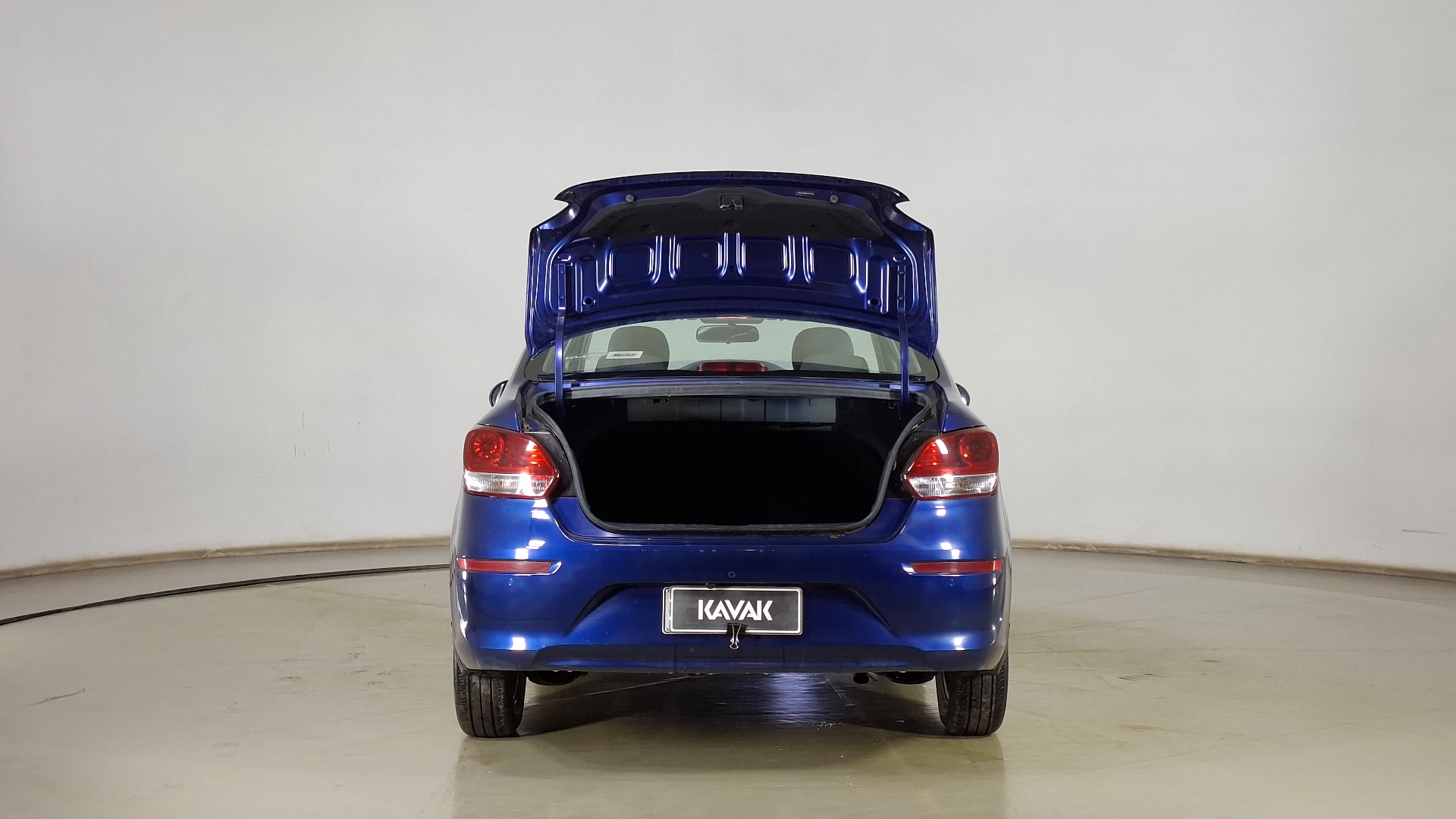 KIA Soluto — foto 6 de 16