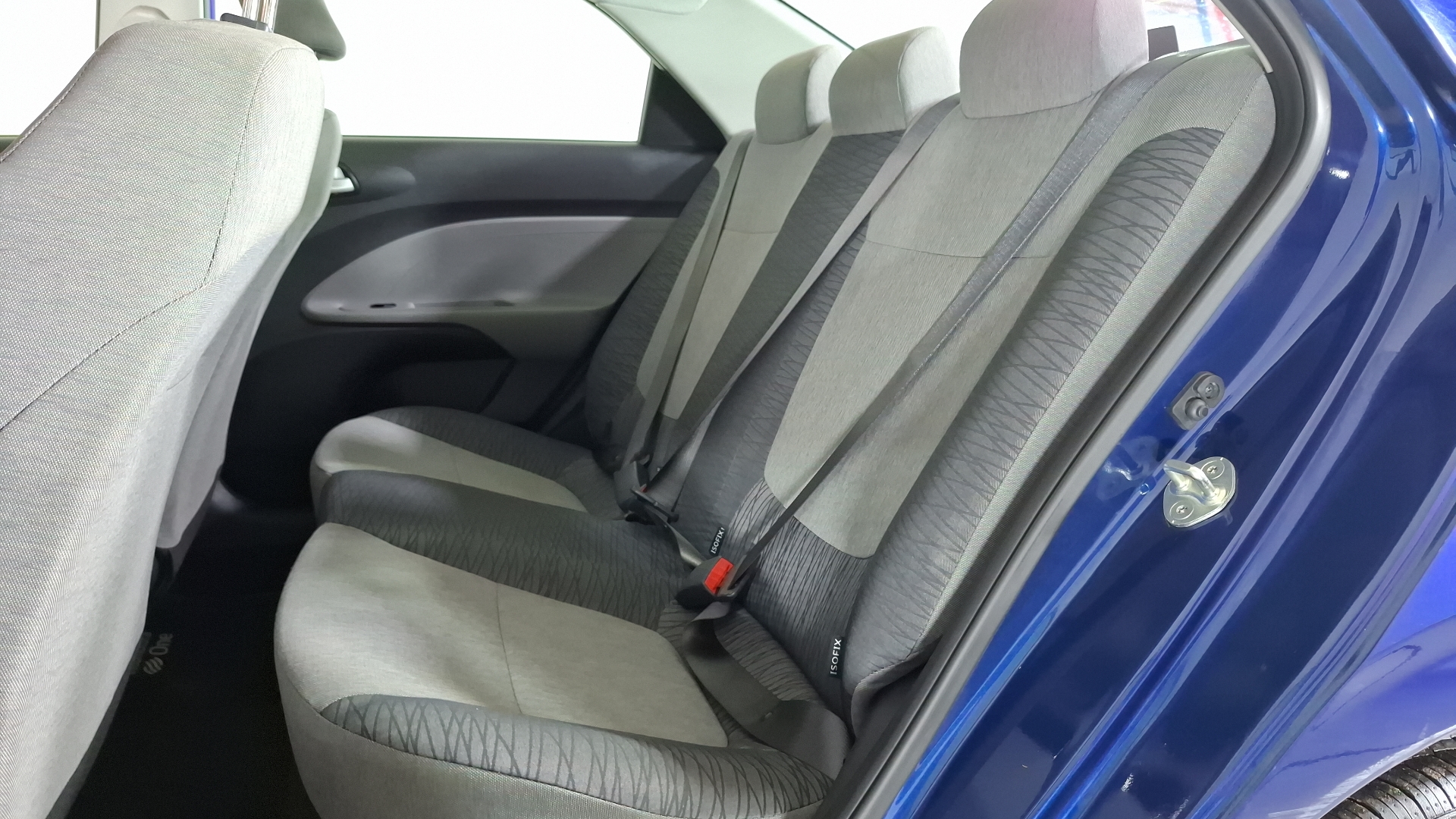 KIA Soluto — foto 14 de 16
