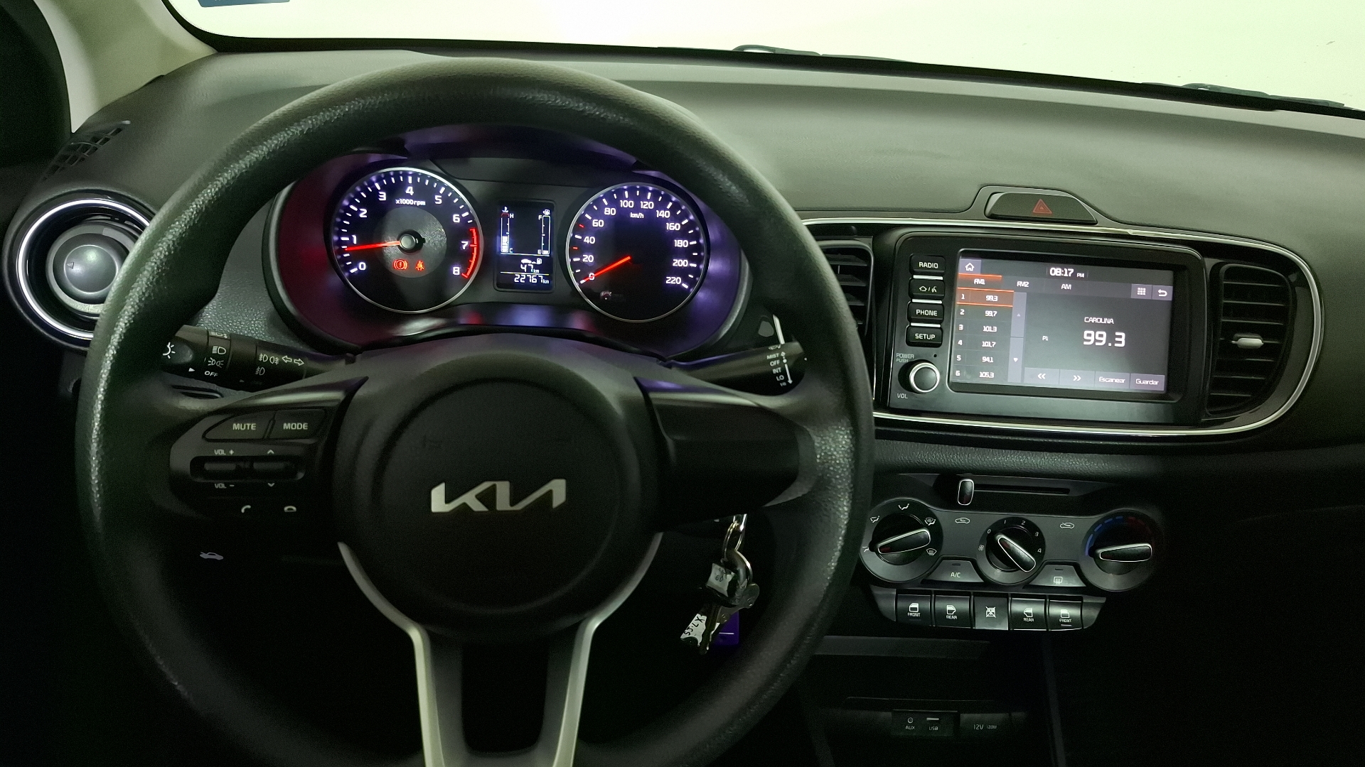 KIA Soluto — foto 8 de 16