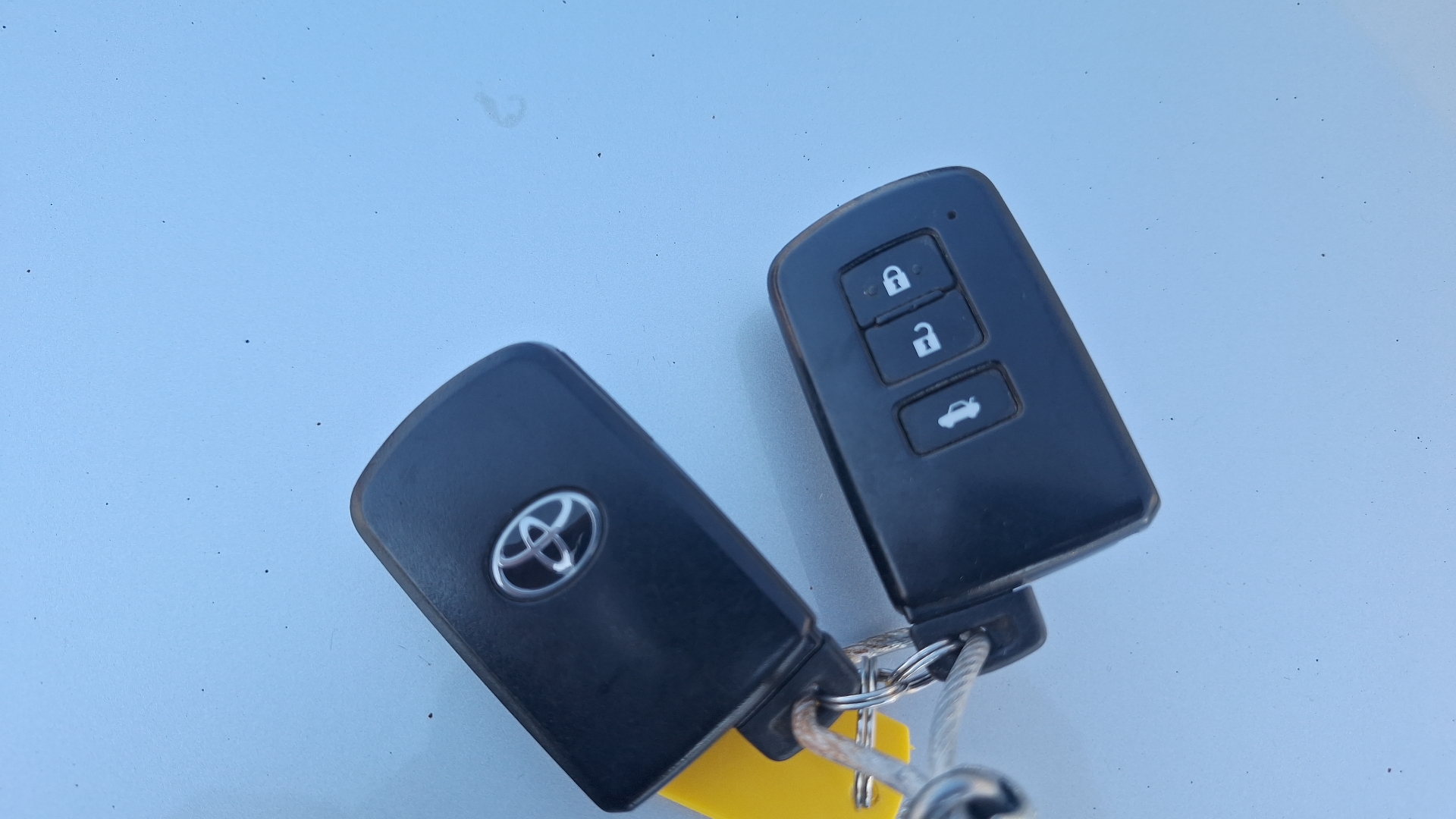 Toyota Camry — foto 7 de 16