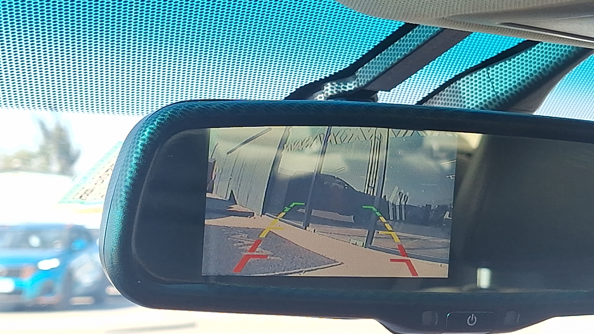 Toyota Camry — foto 12 de 16