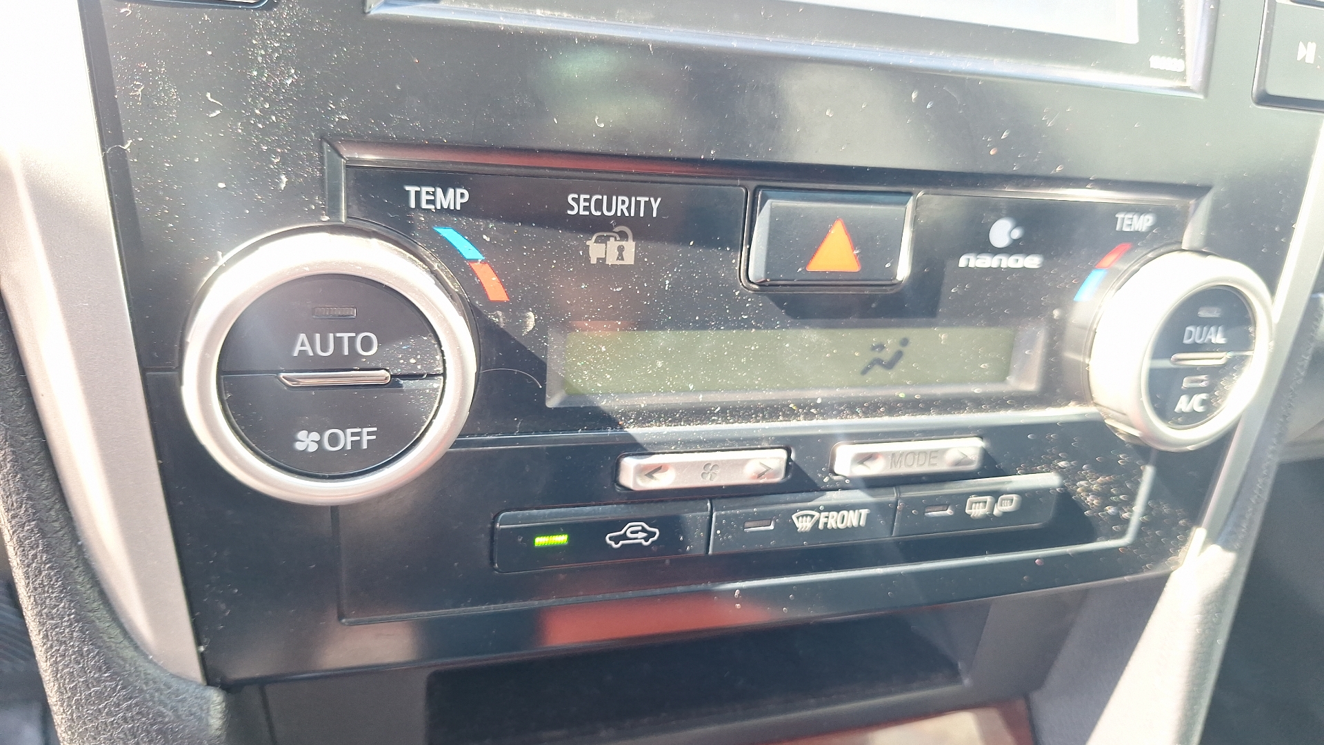 Toyota Camry — foto 16 de 16