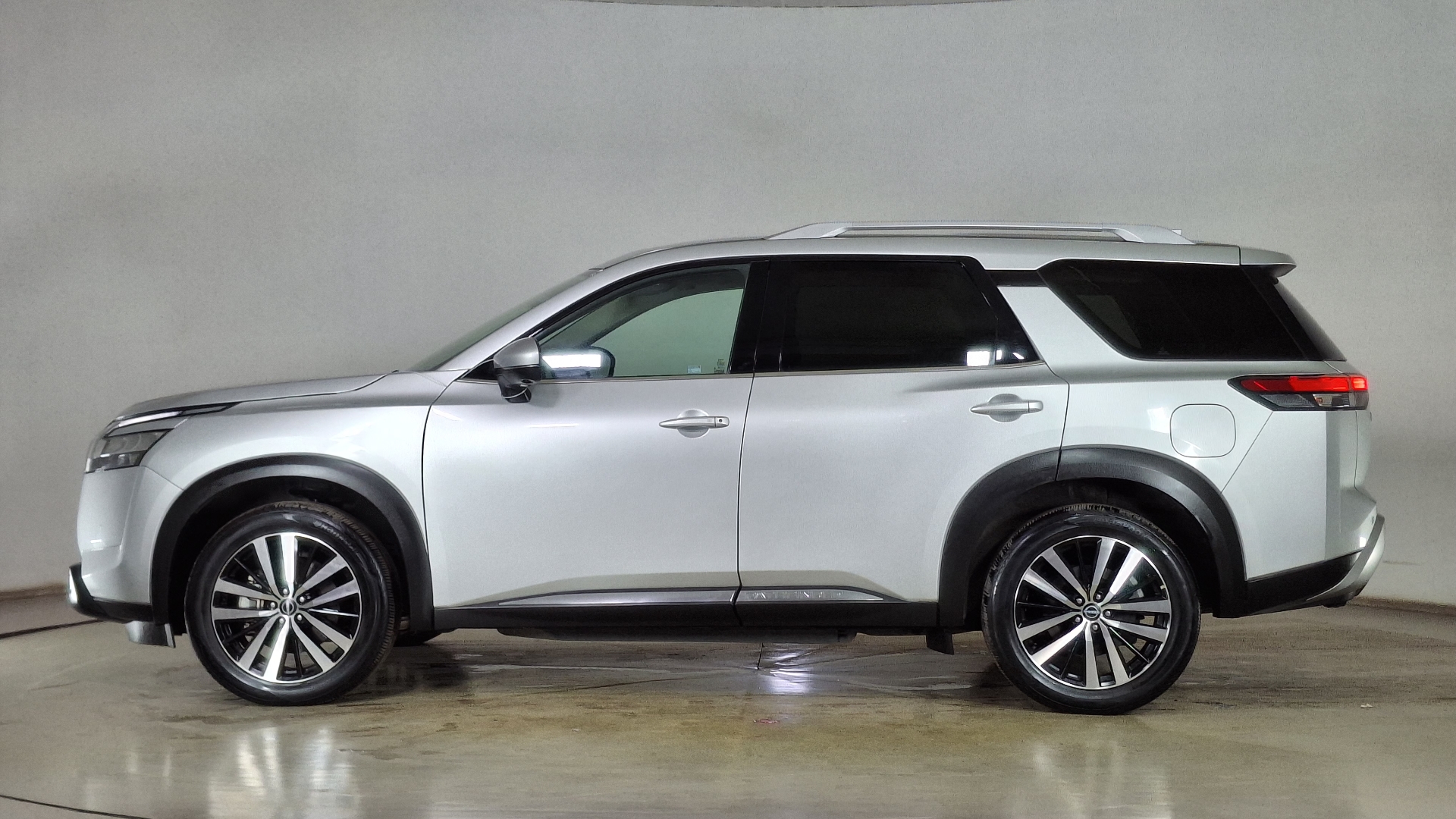 Nissan Pathfinder — foto 7 de 17