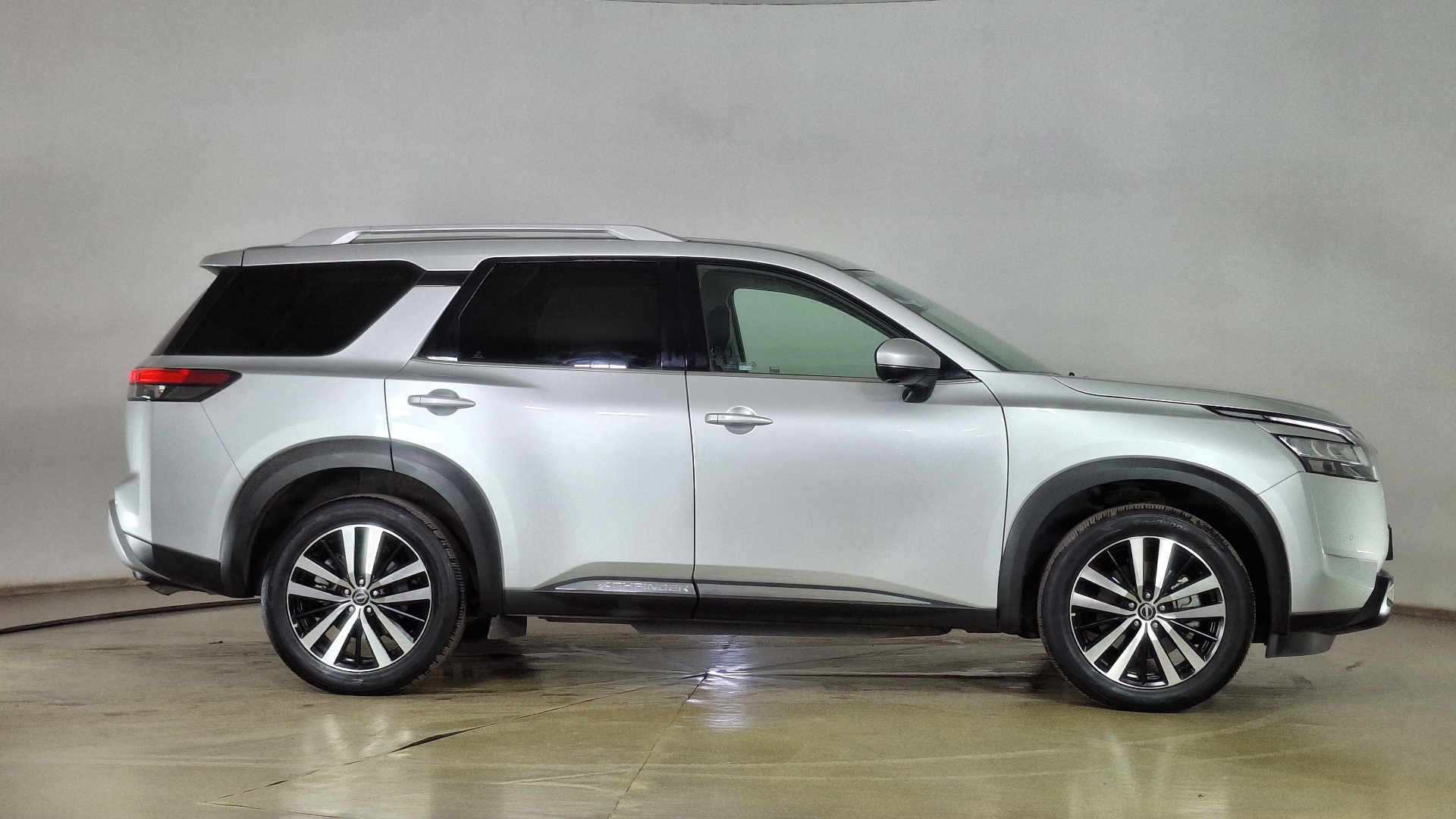 Nissan Pathfinder — foto 4 de 17