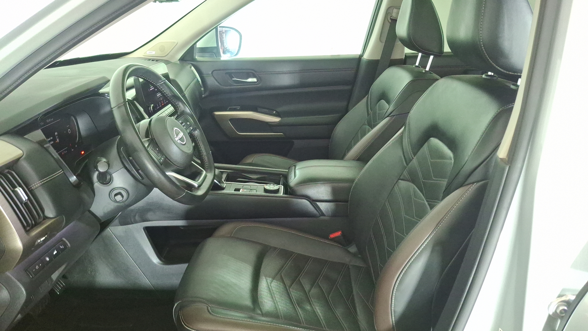 Nissan Pathfinder — foto 14 de 17