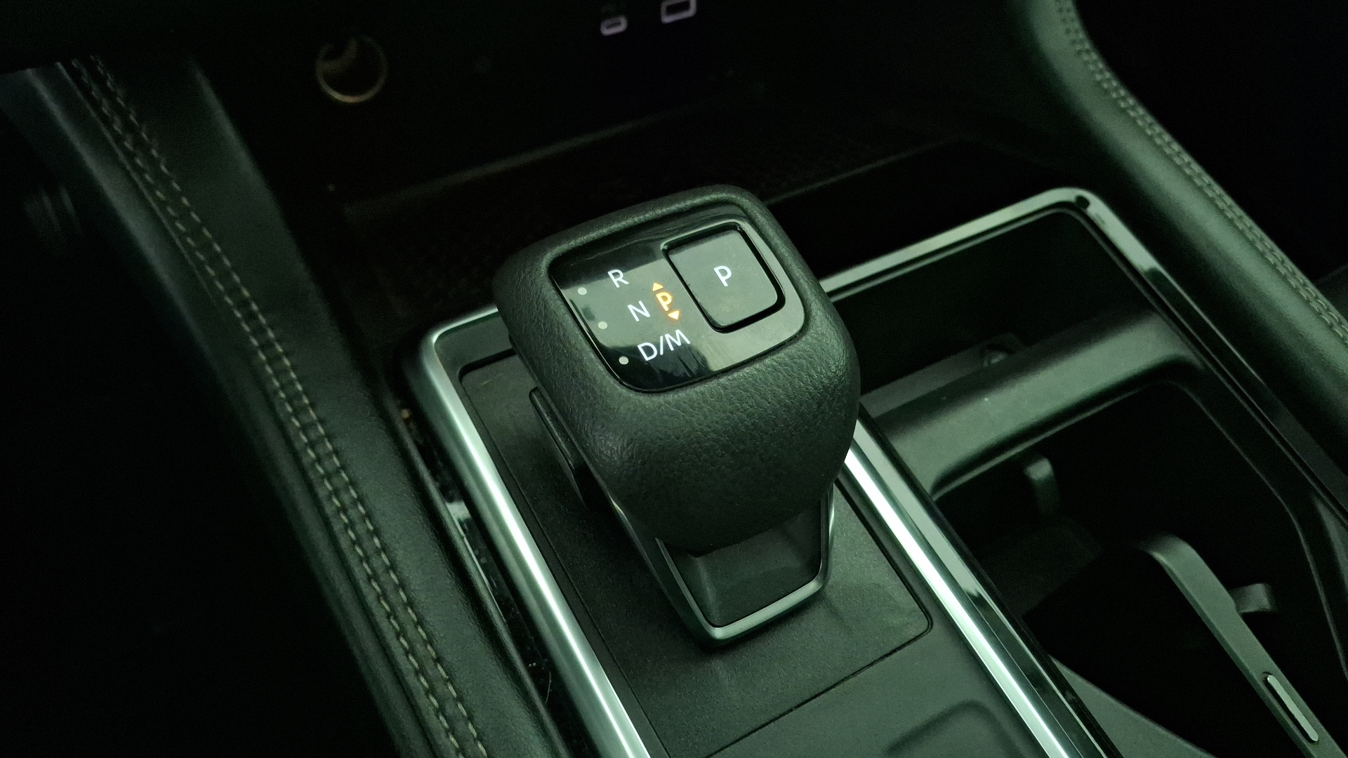Nissan Pathfinder — foto 11 de 17