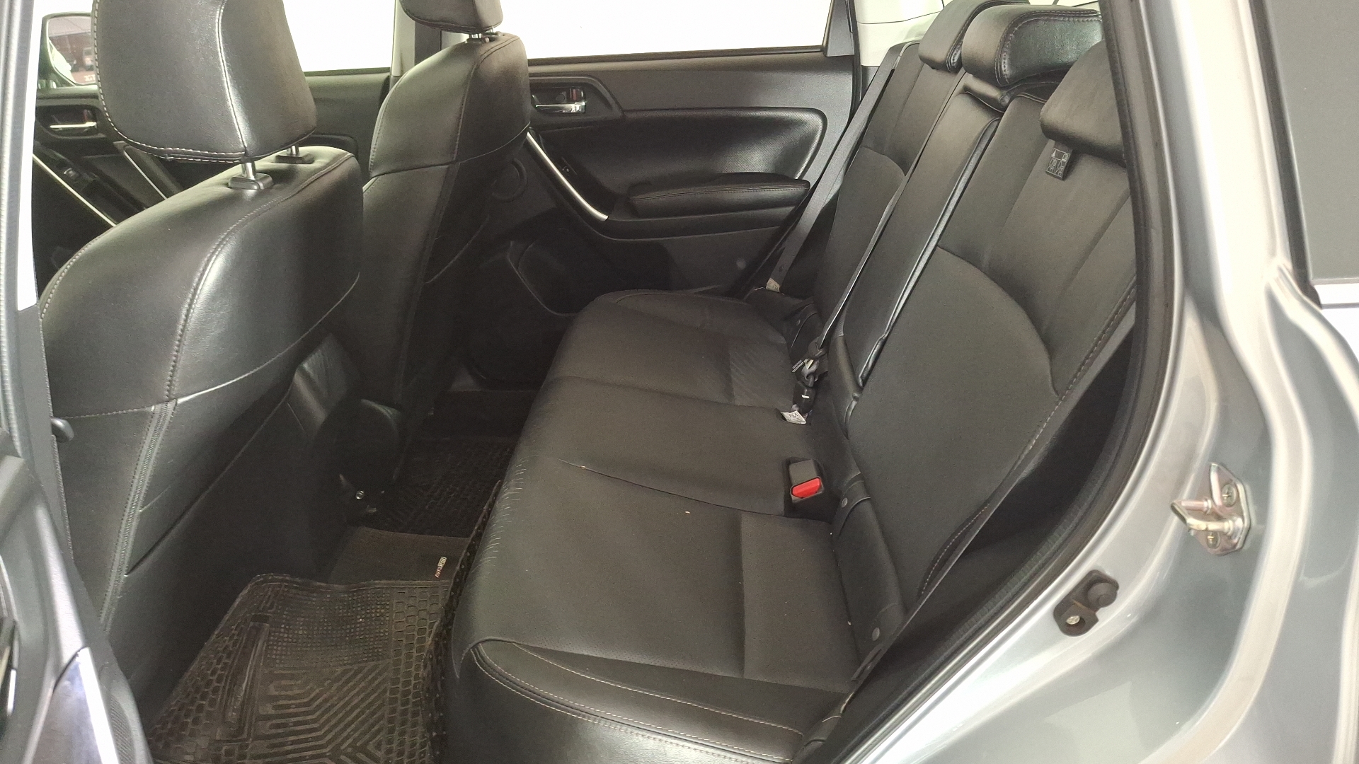 Subaru Forester — foto 14 de 16
