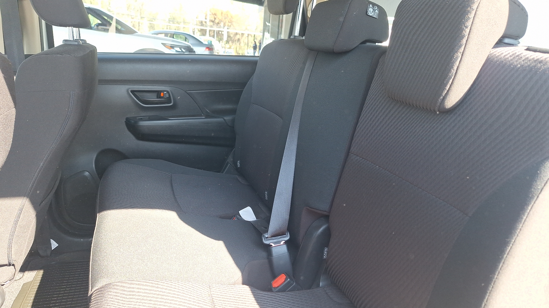 Suzuki Ertiga — foto 14 de 16