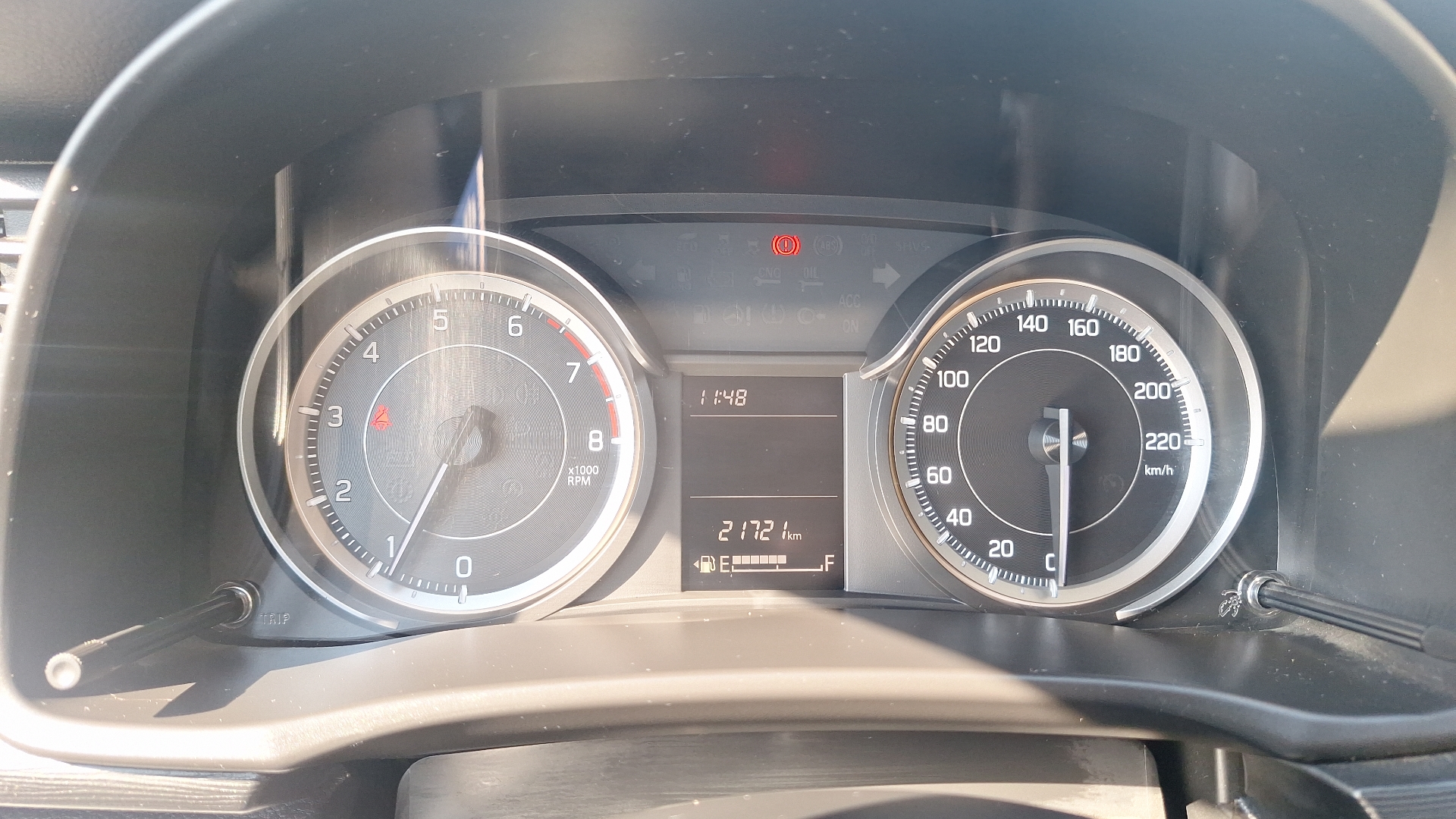 Suzuki Ertiga — foto 9 de 16