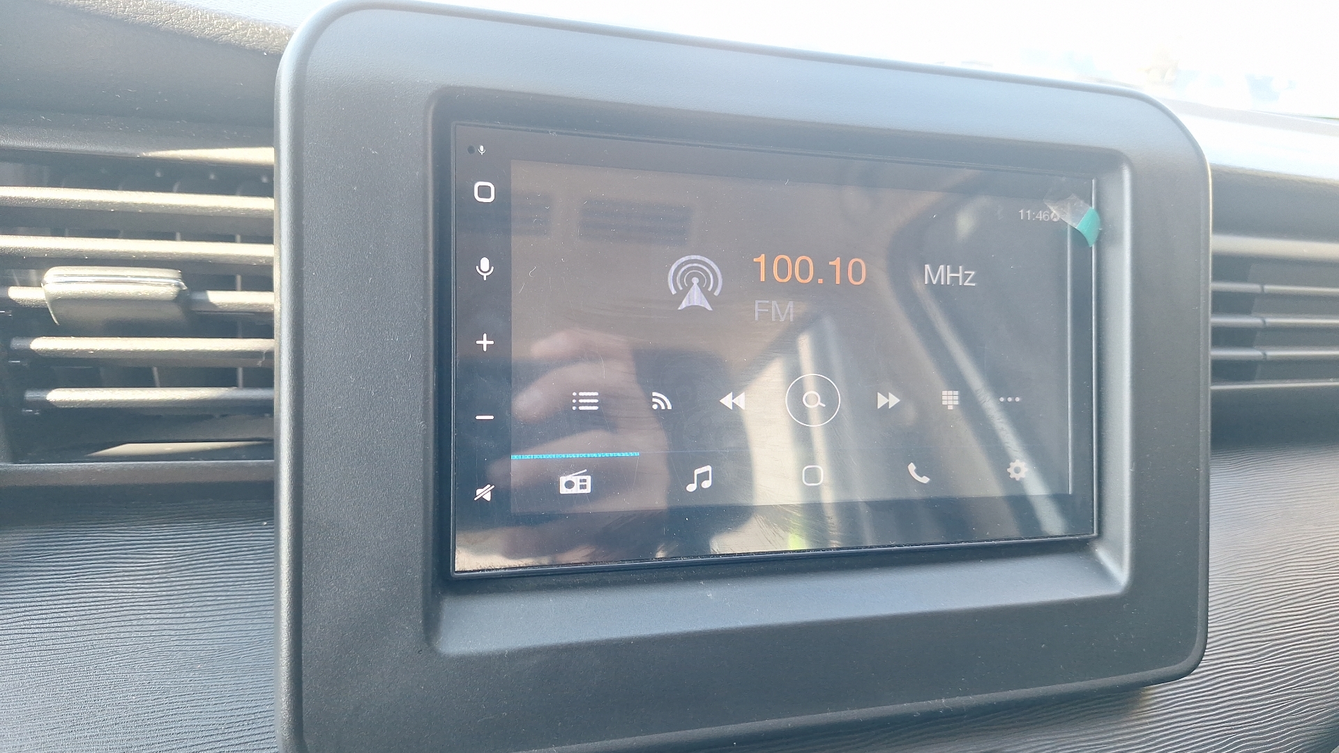 Suzuki Ertiga — foto 10 de 16