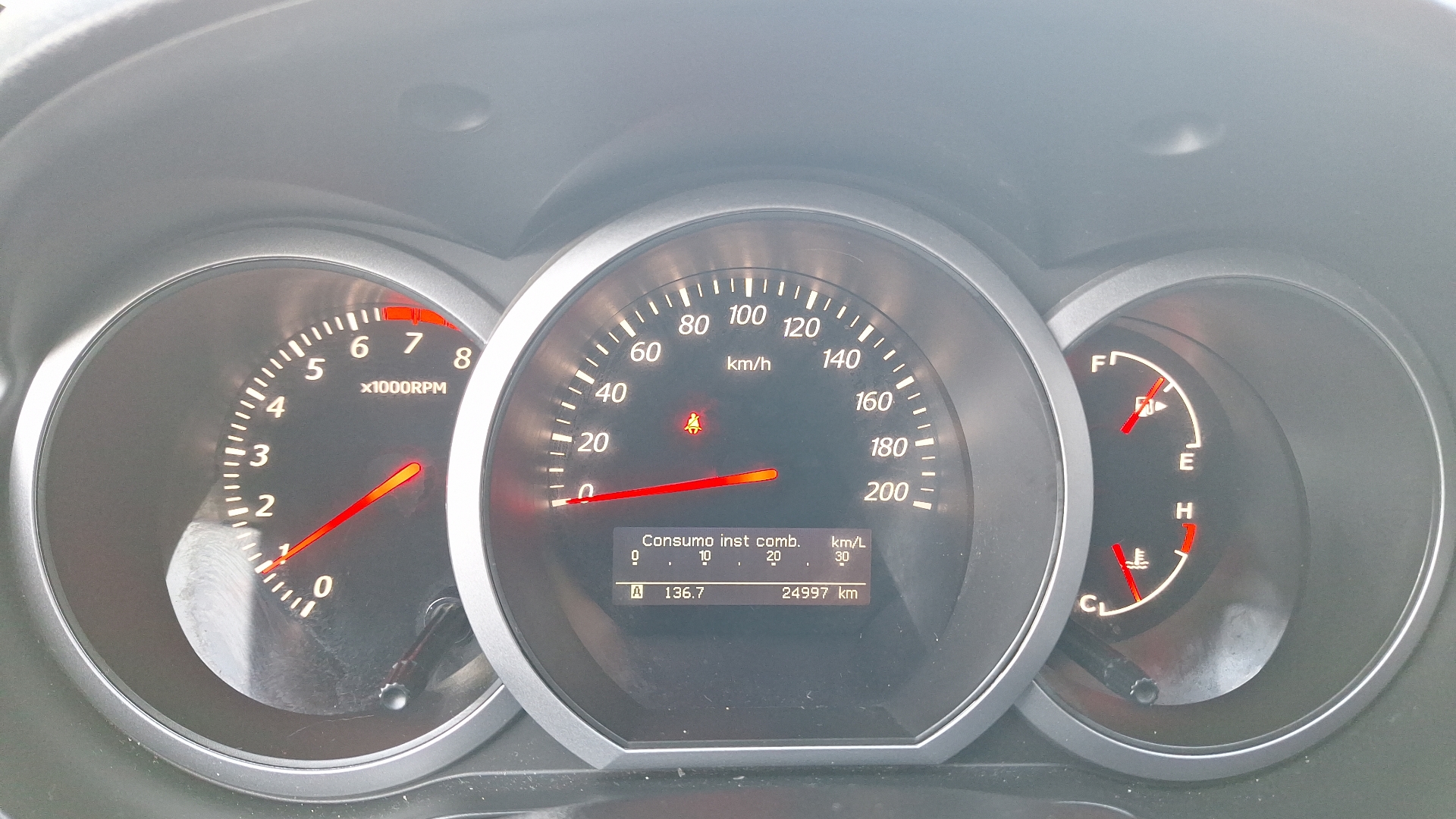 Suzuki Grand Vitara — foto 9 de 15