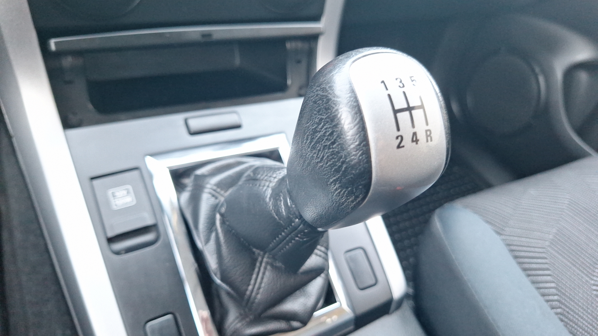 Suzuki Grand Vitara — foto 11 de 15