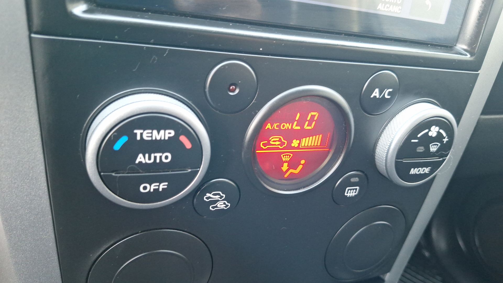 Suzuki Grand Vitara — foto 15 de 15