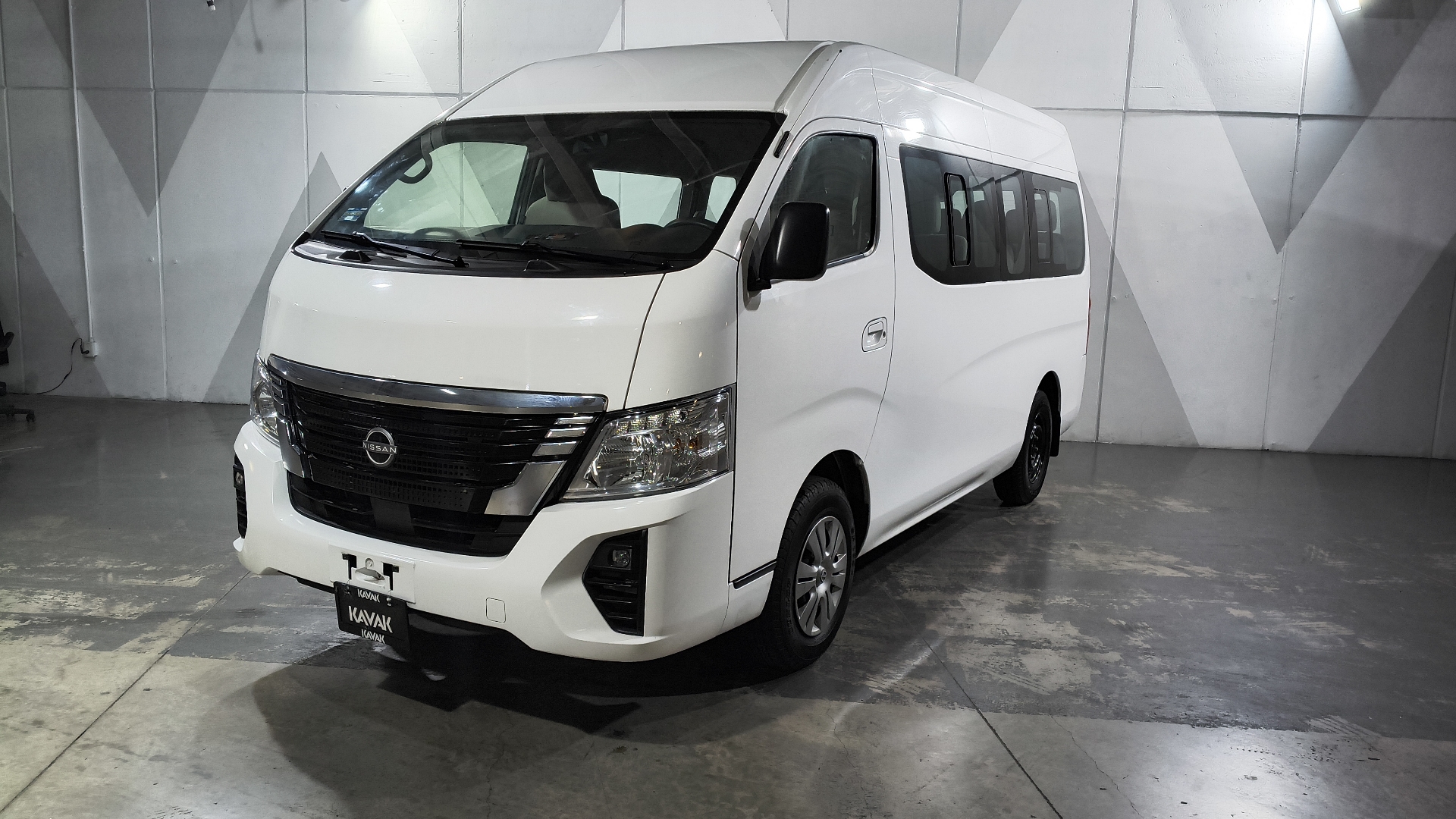Nissan NV350 Urvan 2023