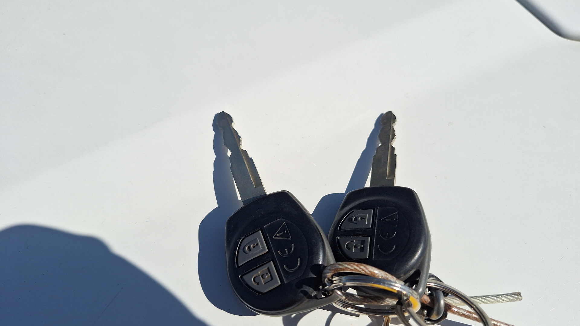 Suzuki Jimny — foto 7 de 15