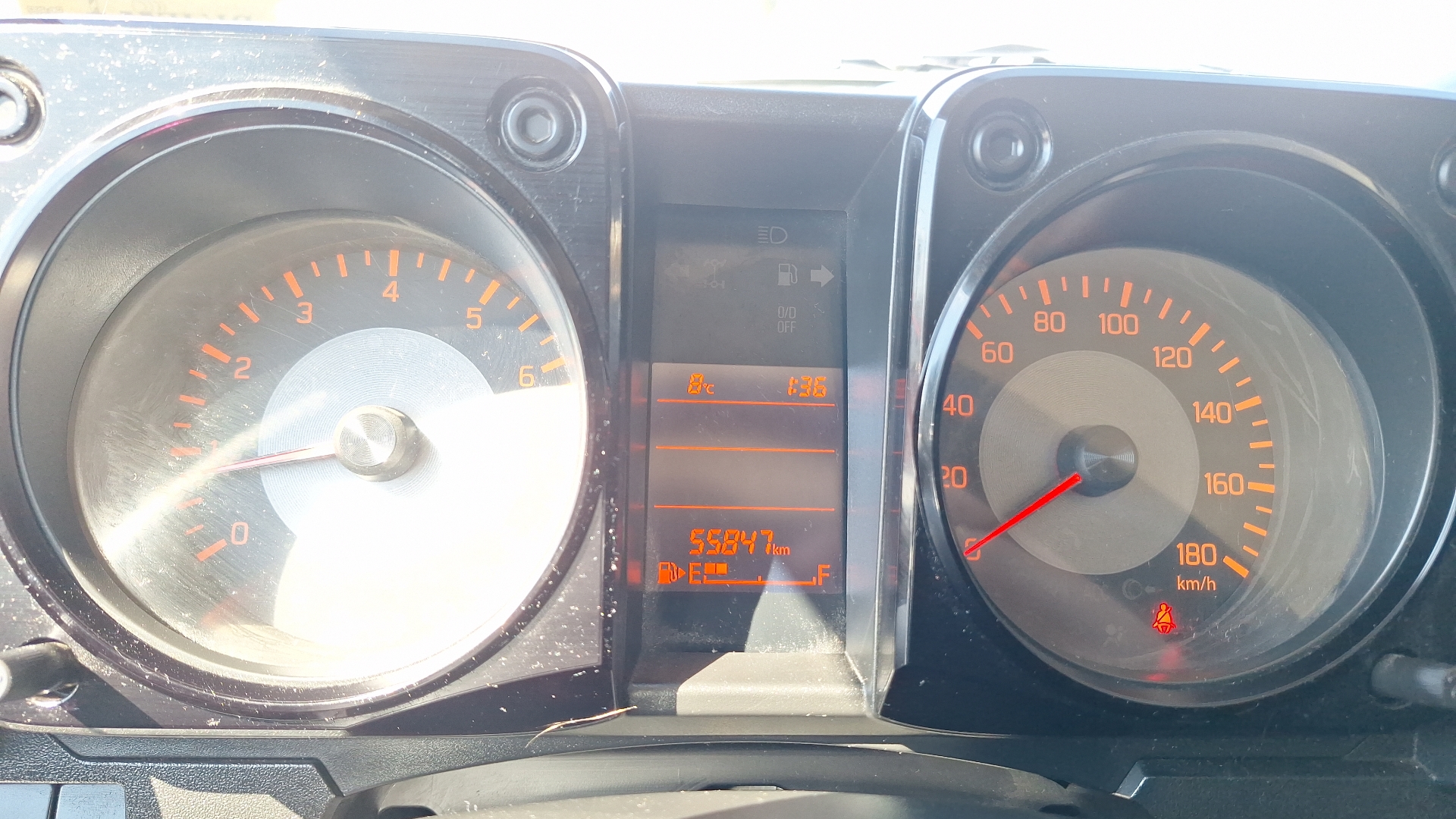 Suzuki Jimny — foto 9 de 15