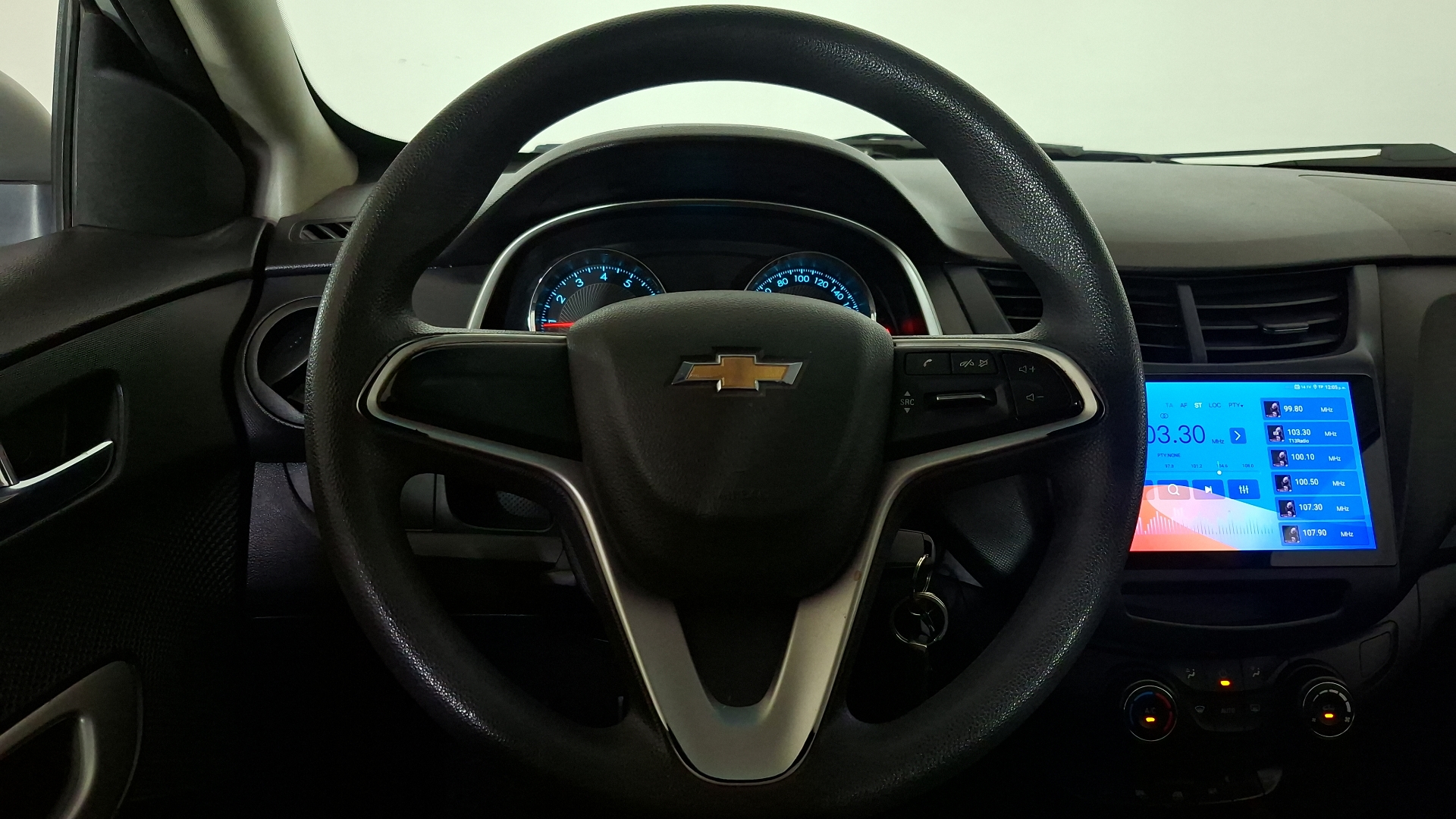 Chevrolet Sail — foto 9 de 17