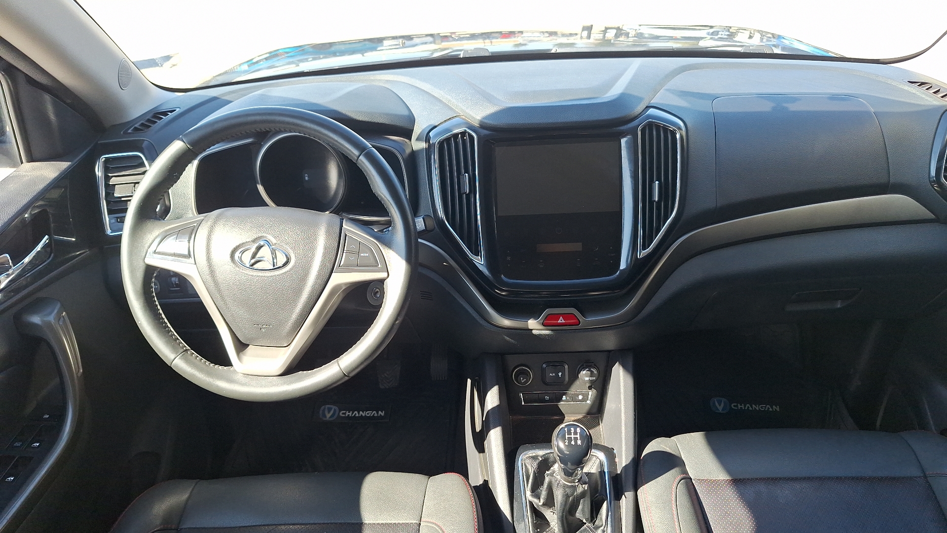 Changan Cx70 — foto 6 de 17