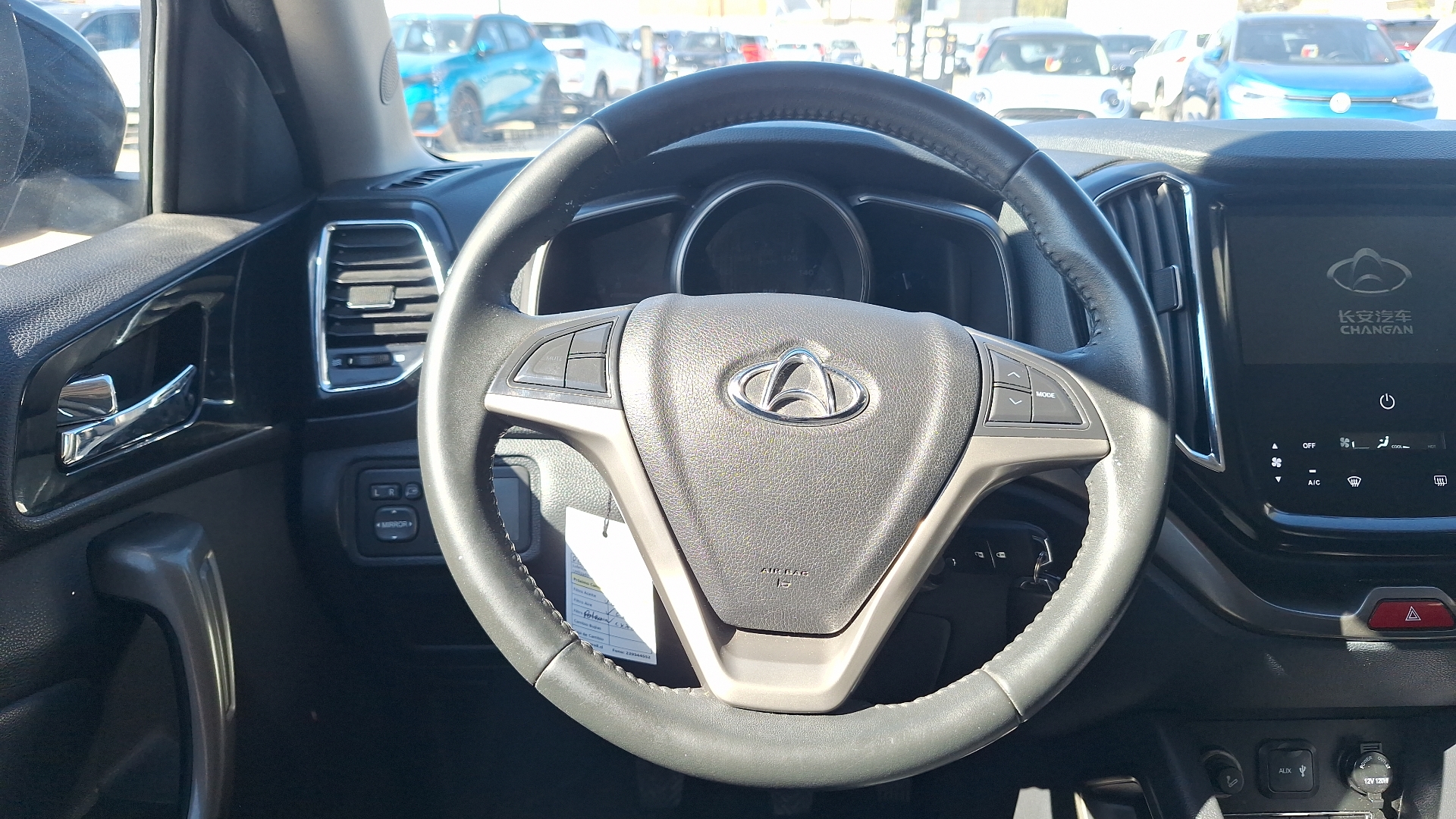 Changan Cx70 — foto 8 de 17