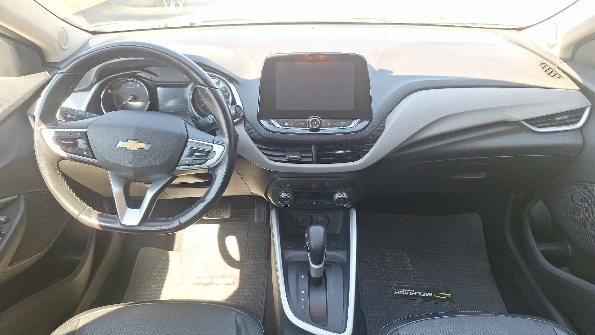 Chevrolet Onix — foto 6 de 15