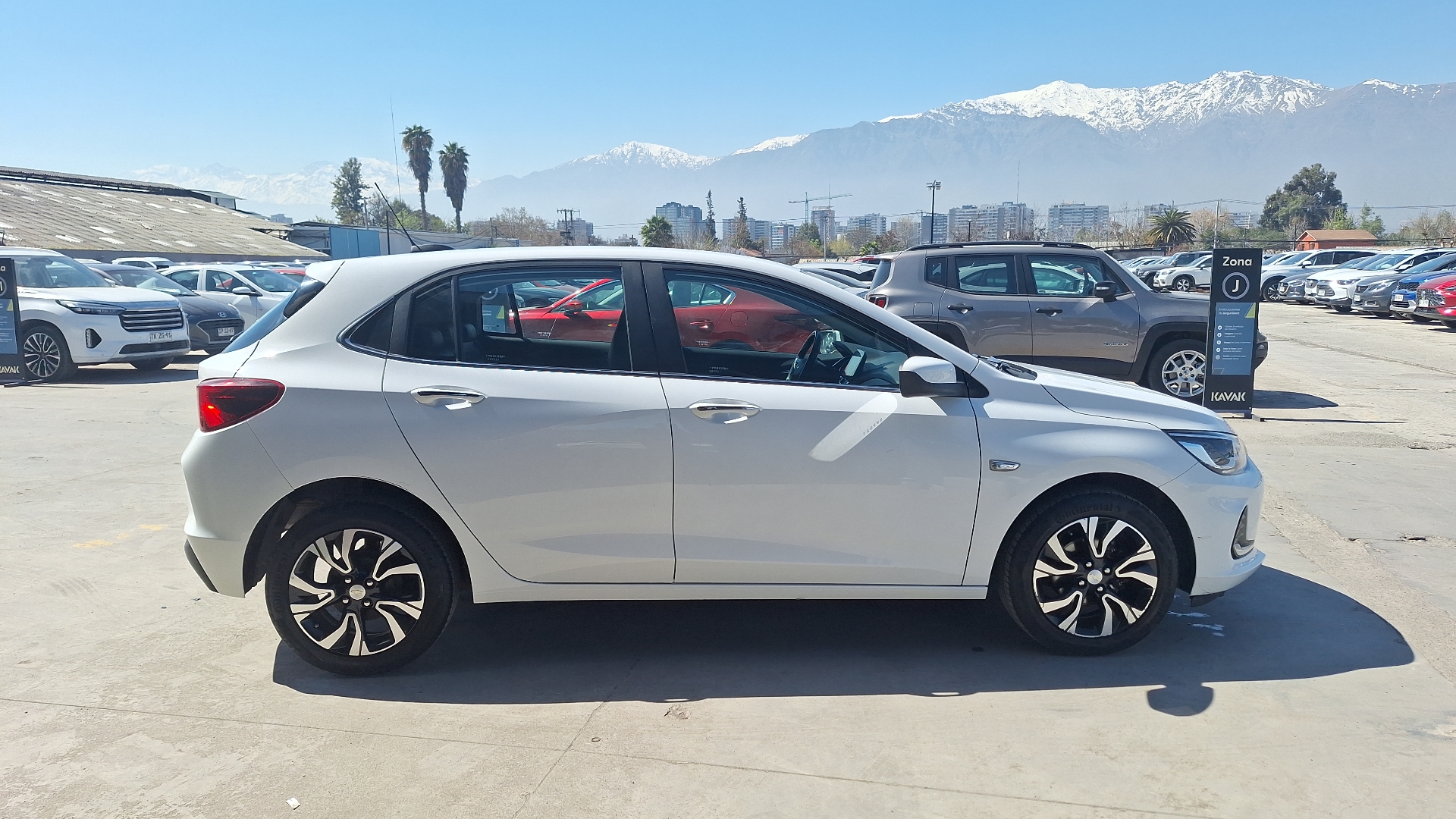Chevrolet Onix — foto 5 de 15
