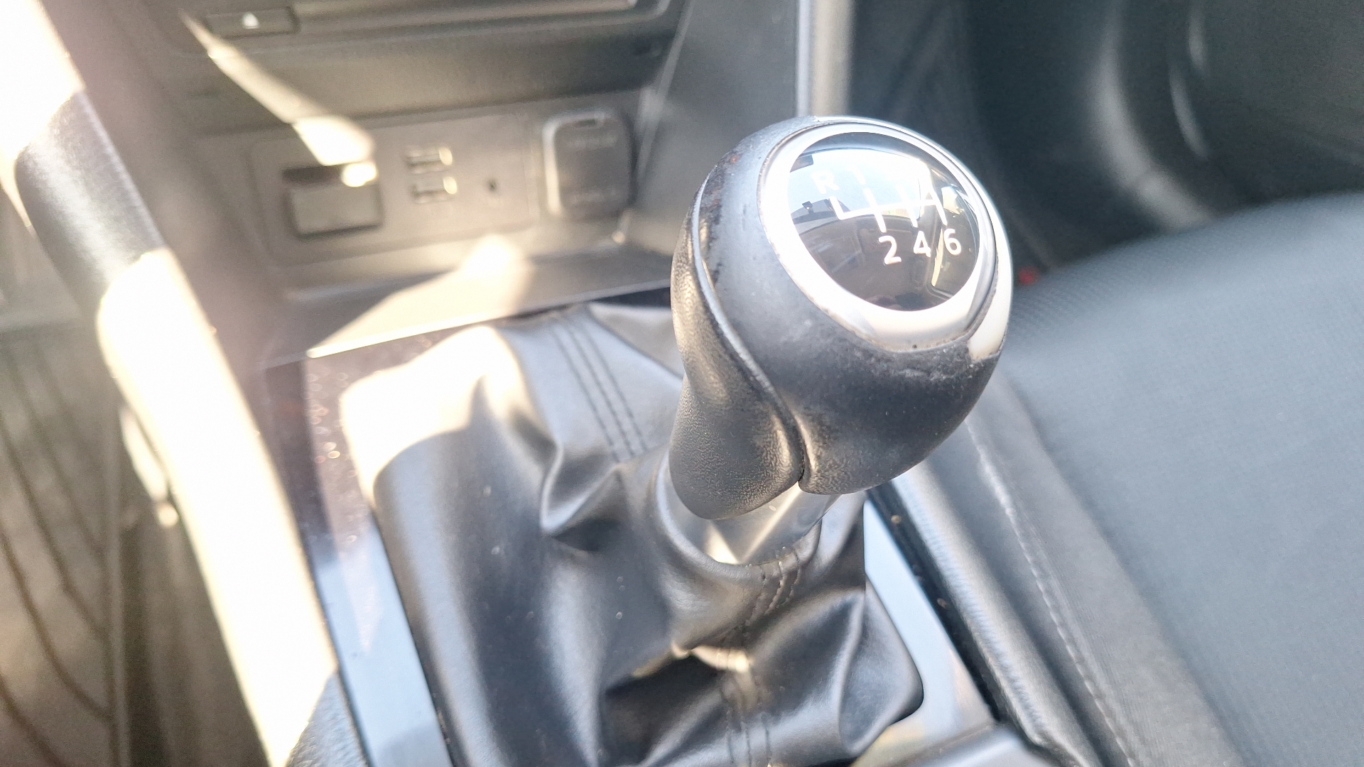 Mazda CX-3 — foto 11 de 15