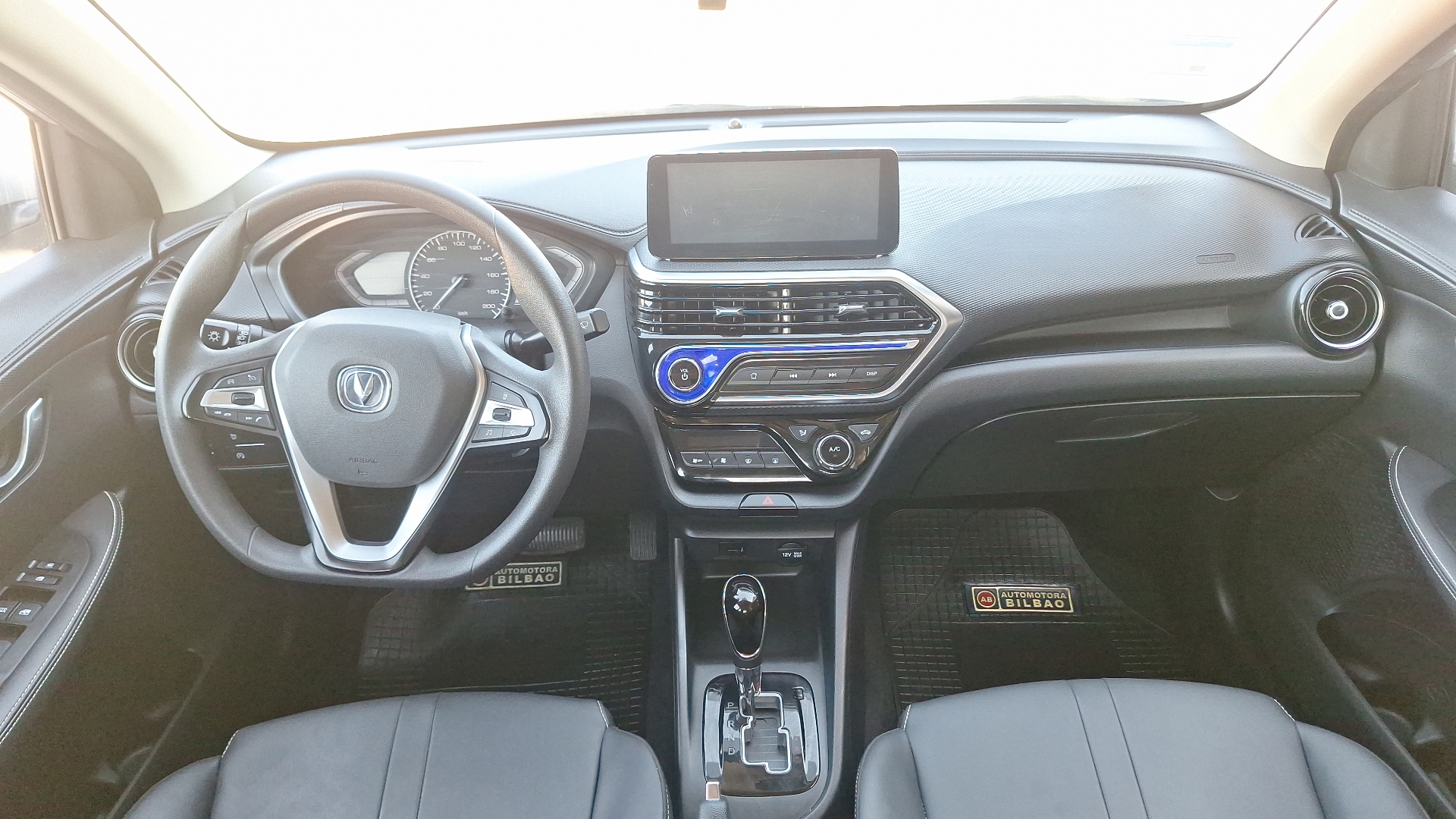 Changan Alsvin — foto 6 de 16