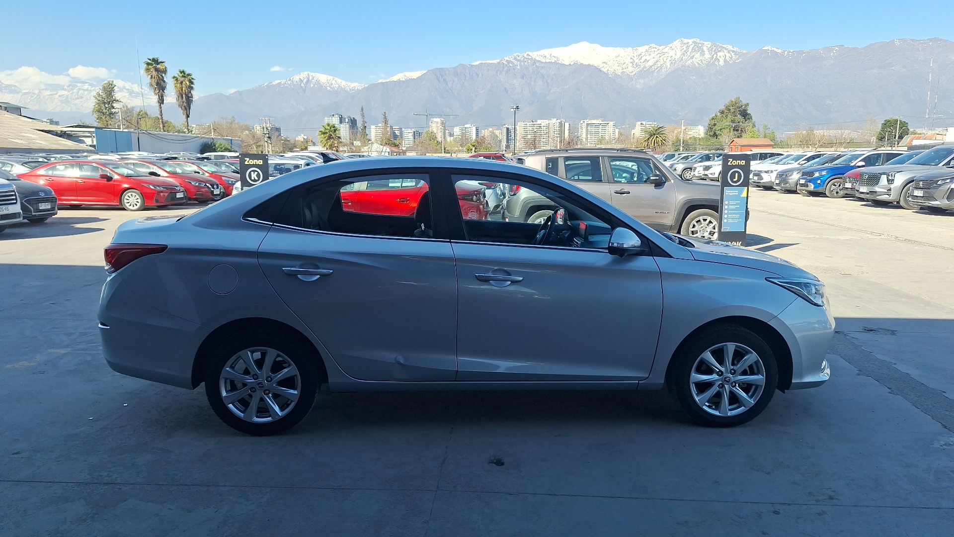 Changan Alsvin — foto 5 de 16