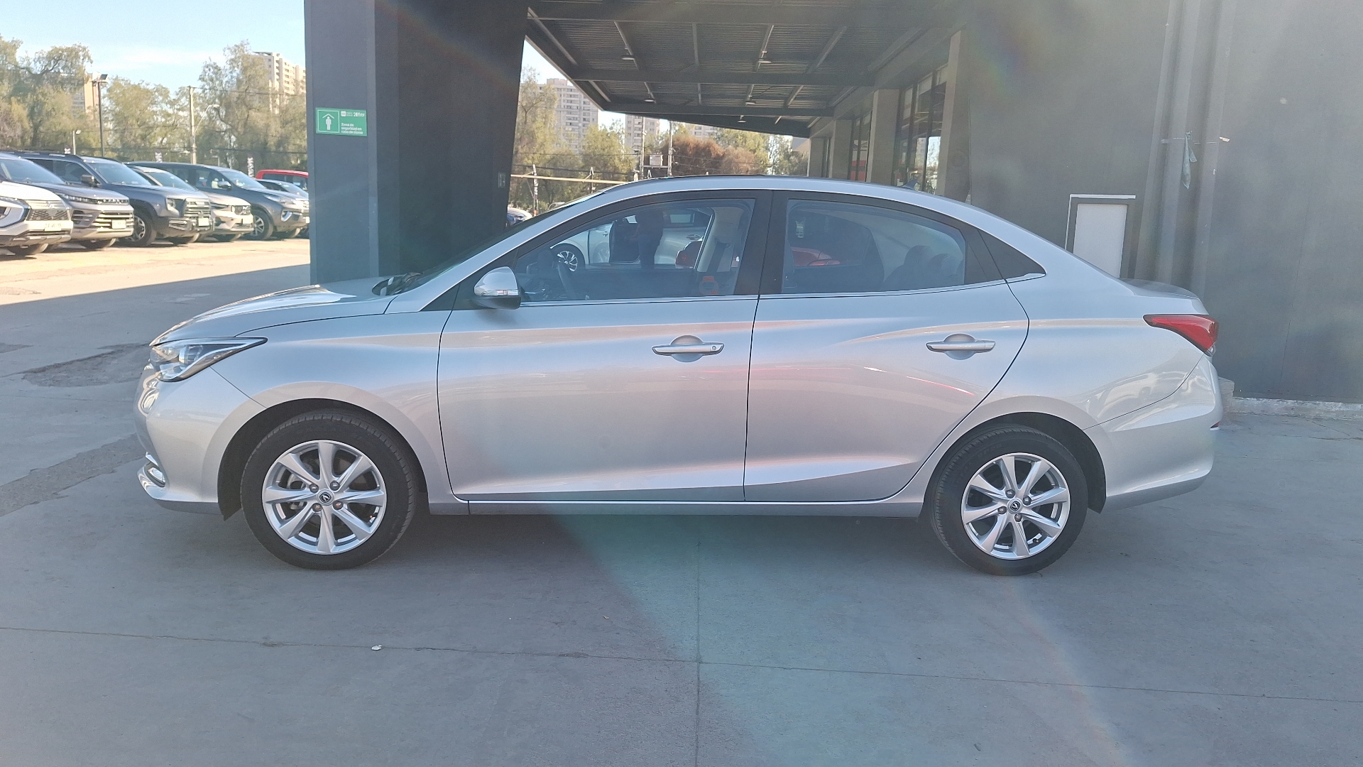 Changan Alsvin — foto 2 de 16