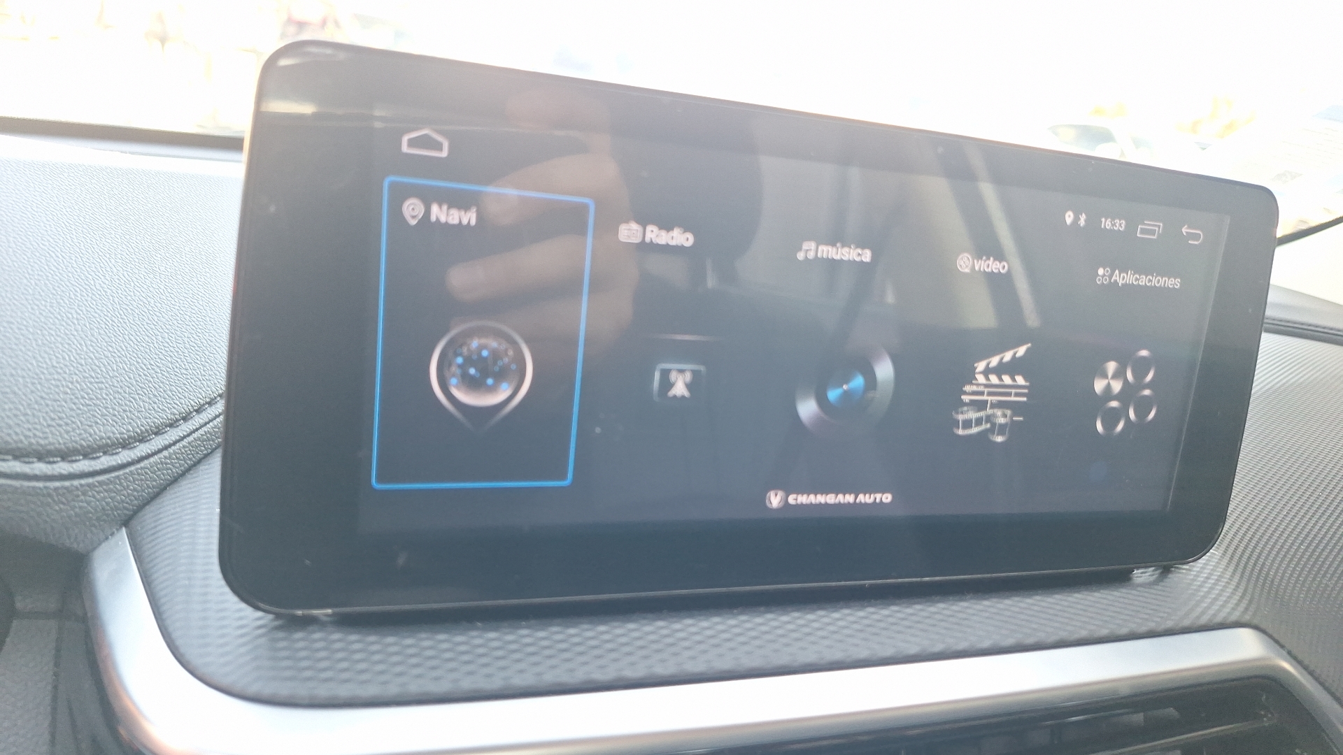 Changan Alsvin — foto 10 de 16