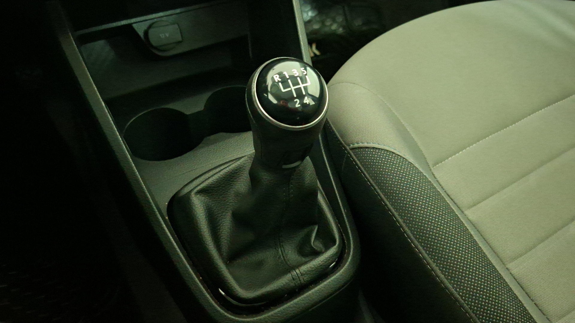 Volkswagen Gol — foto 11 de 14