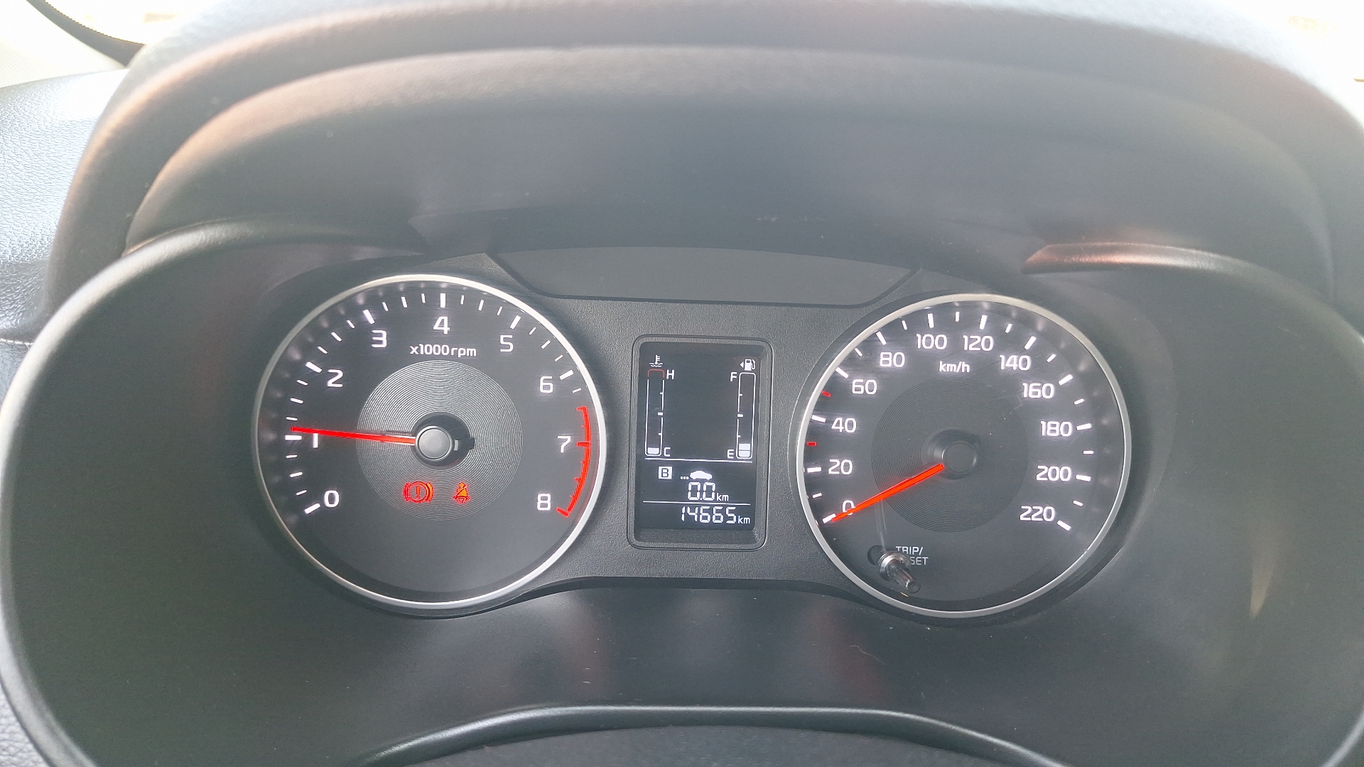 KIA Soluto — foto 9 de 15
