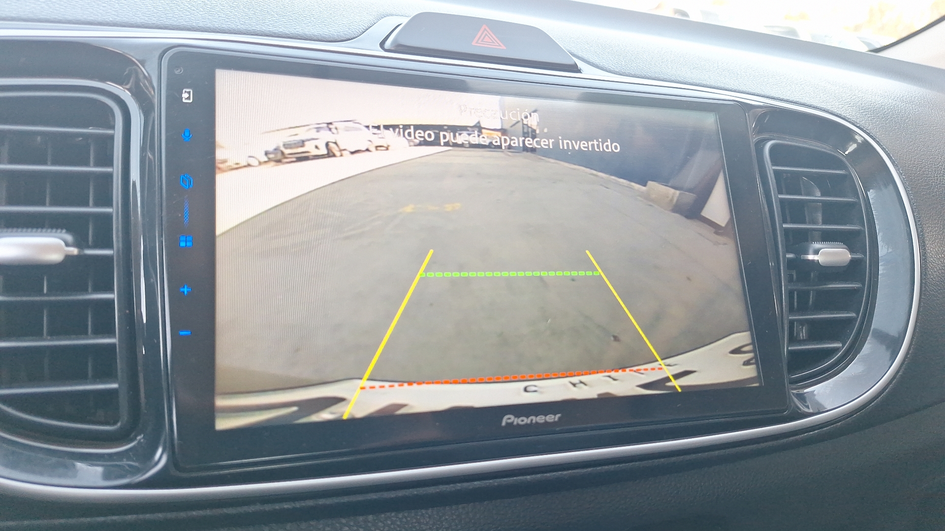 KIA Soluto — foto 12 de 15