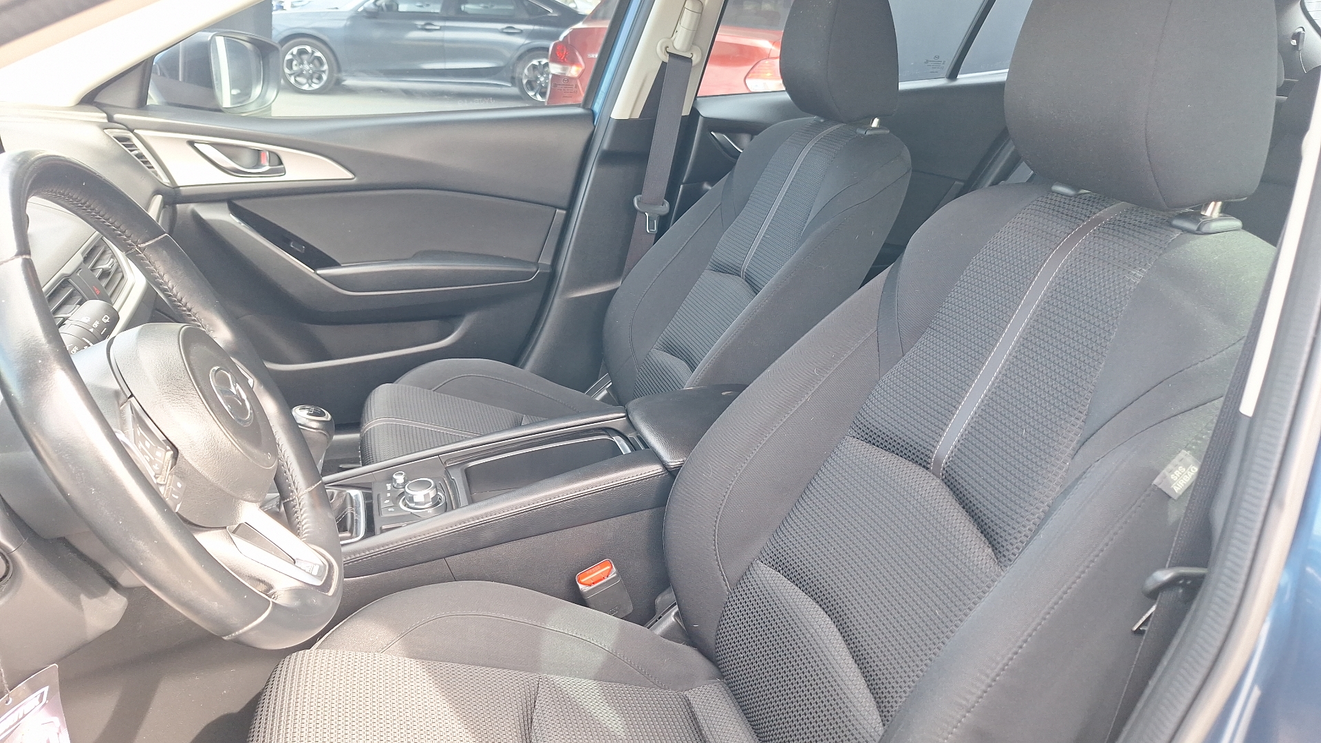 Mazda 3 — foto 14 de 15