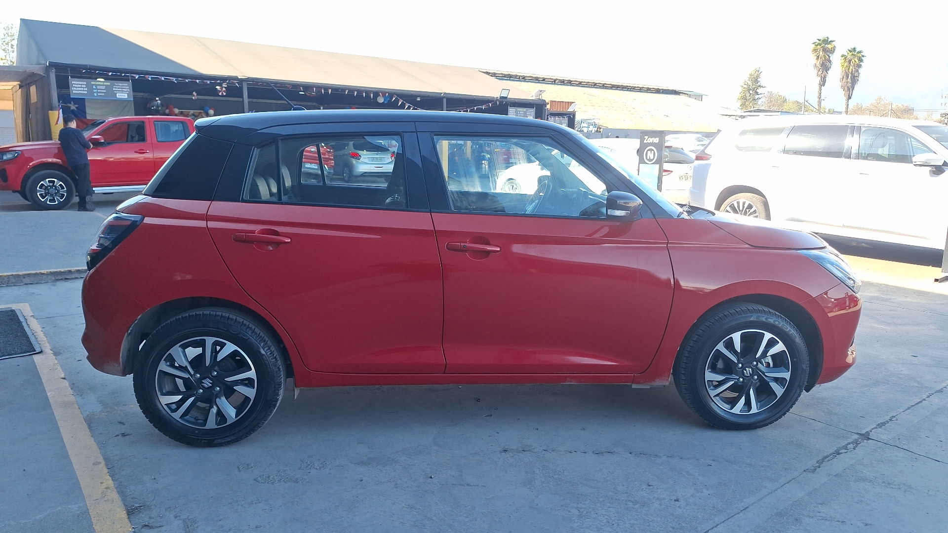 Suzuki Swift — foto 5 de 15