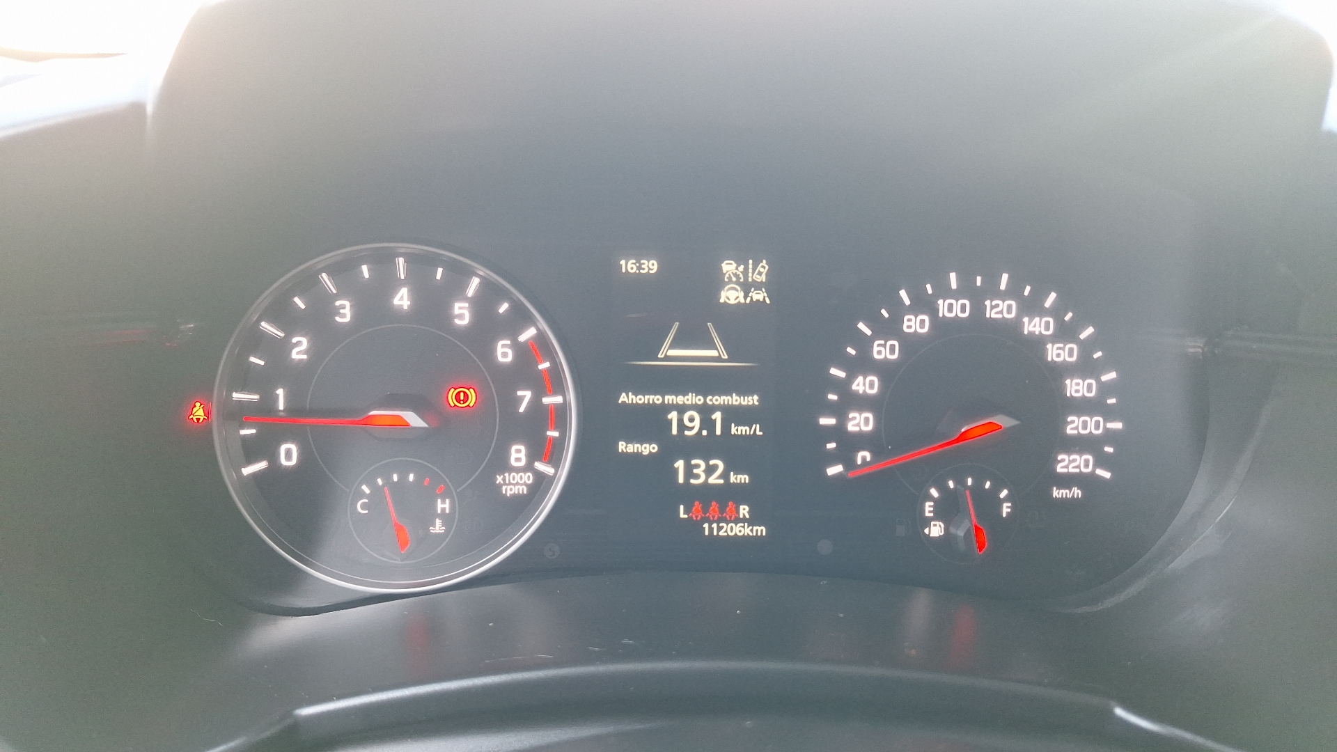 Suzuki Swift — foto 9 de 15