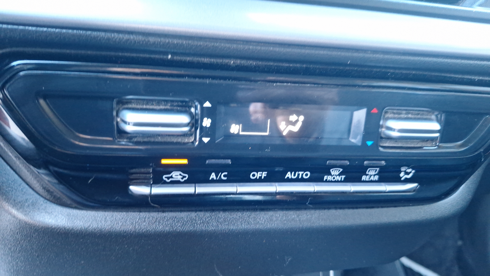 Suzuki Swift — foto 15 de 15