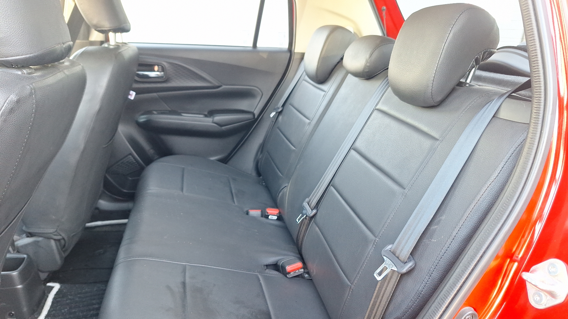 Suzuki Swift — foto 13 de 15