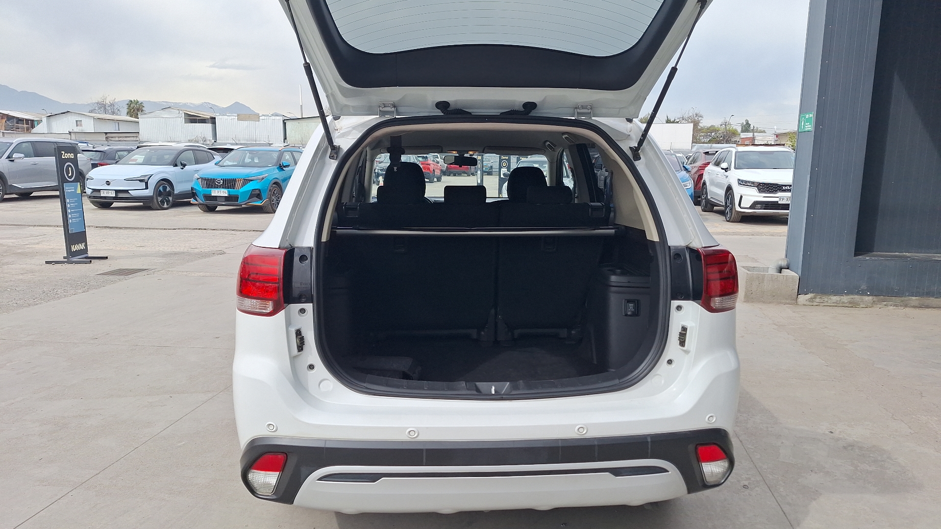 Mitsubishi Outlander — foto 4 de 15